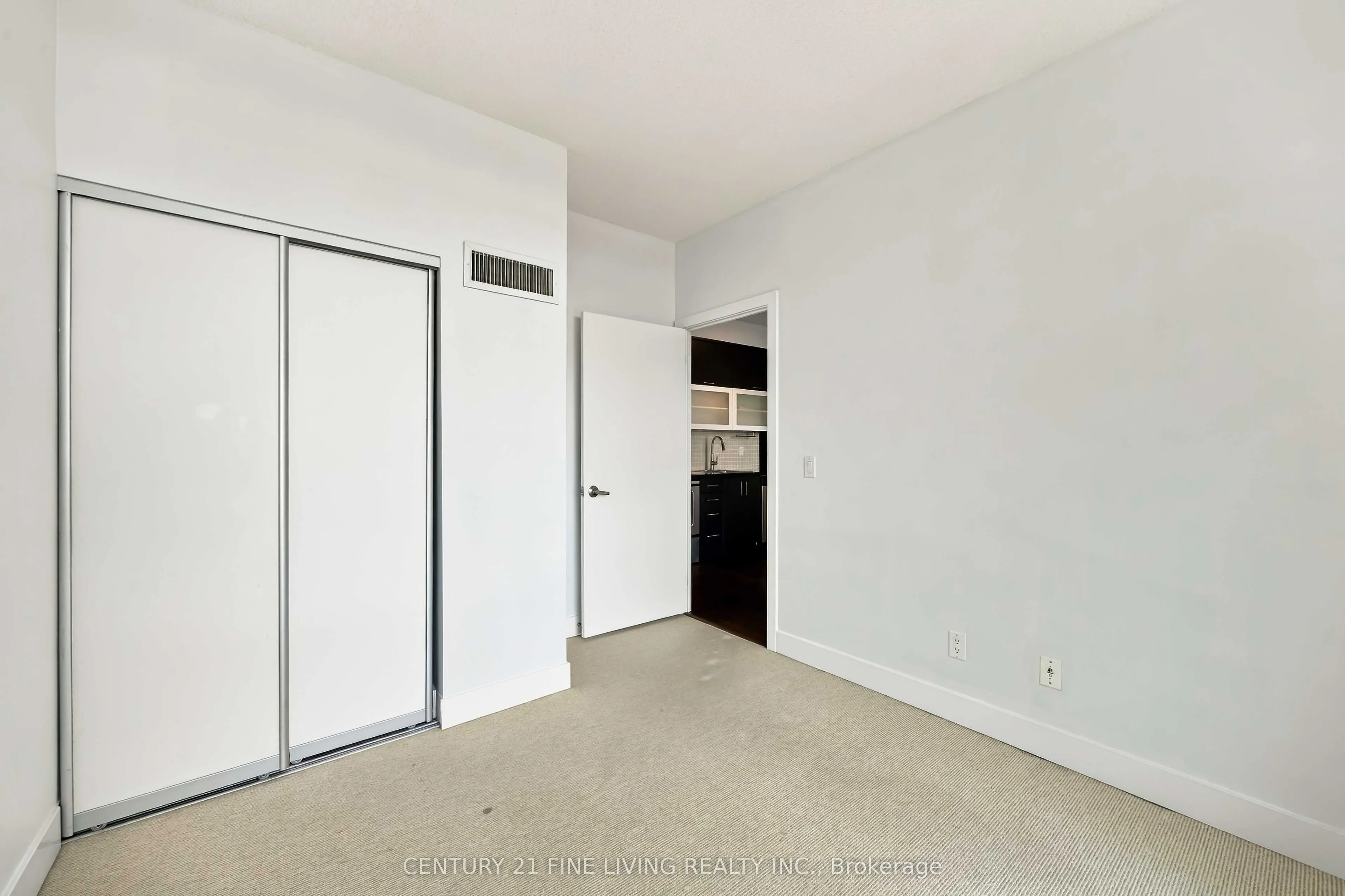 90 Stadium Road #806