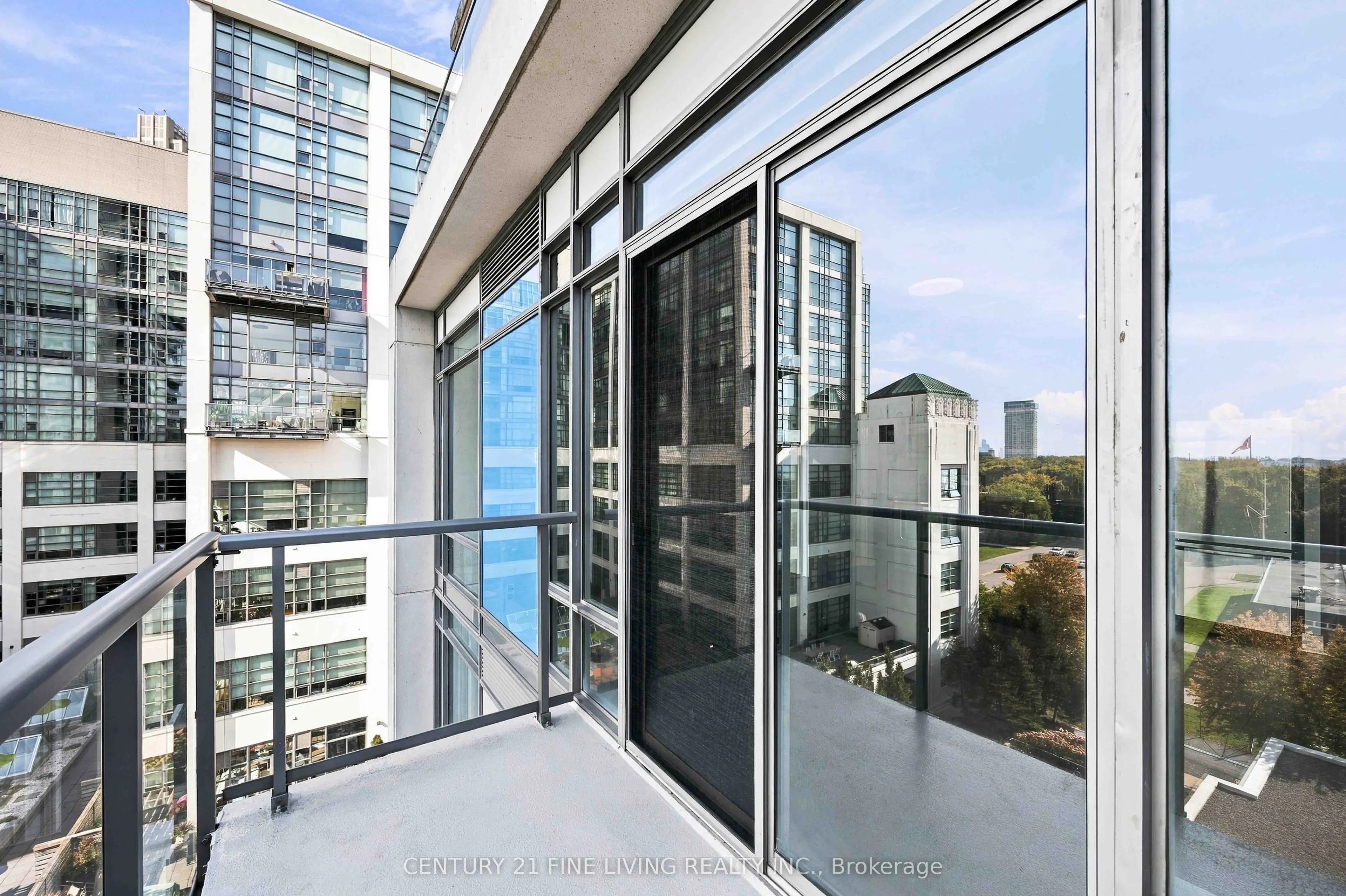 90 Stadium Road #806