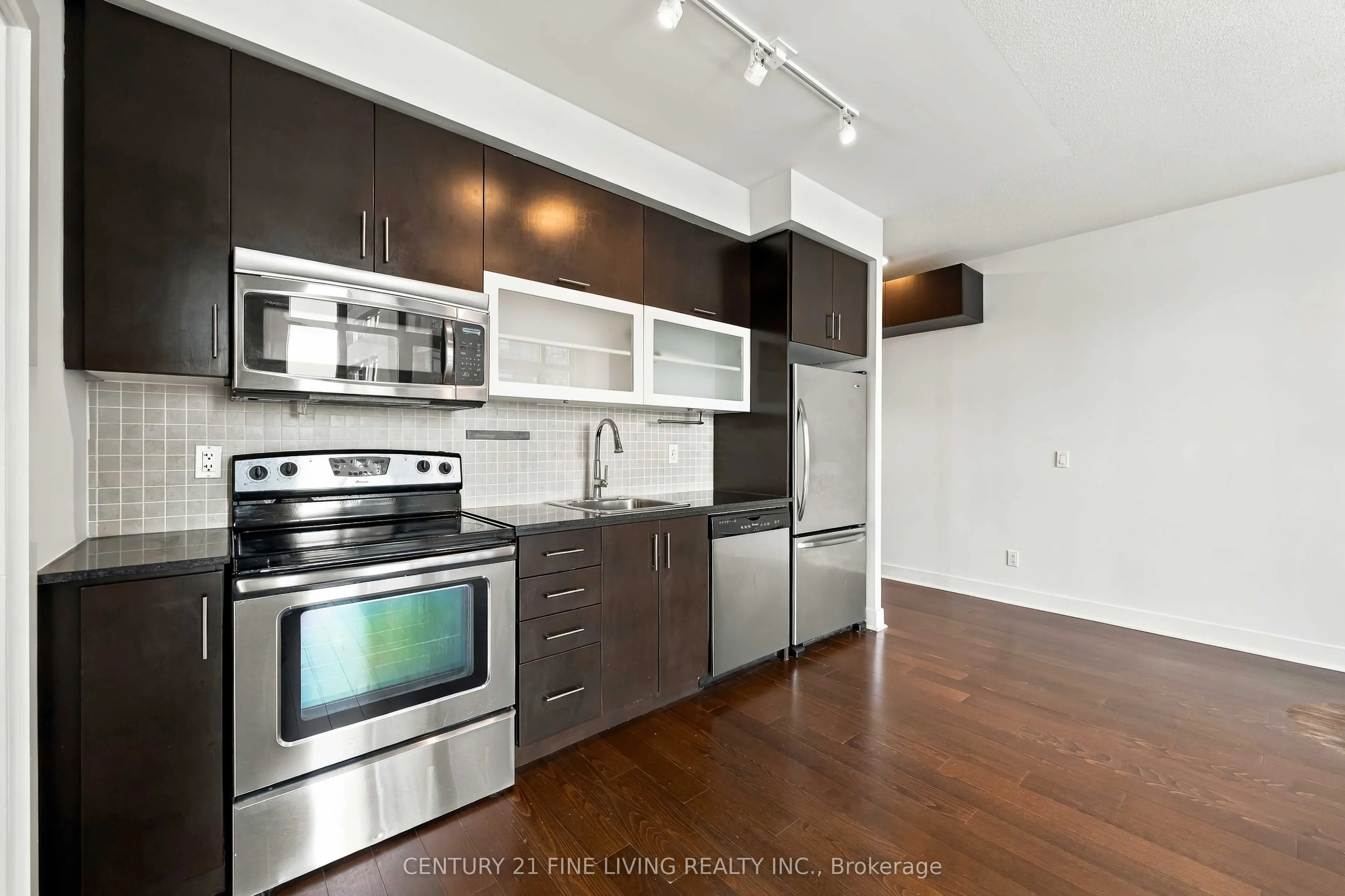 90 Stadium Road #806