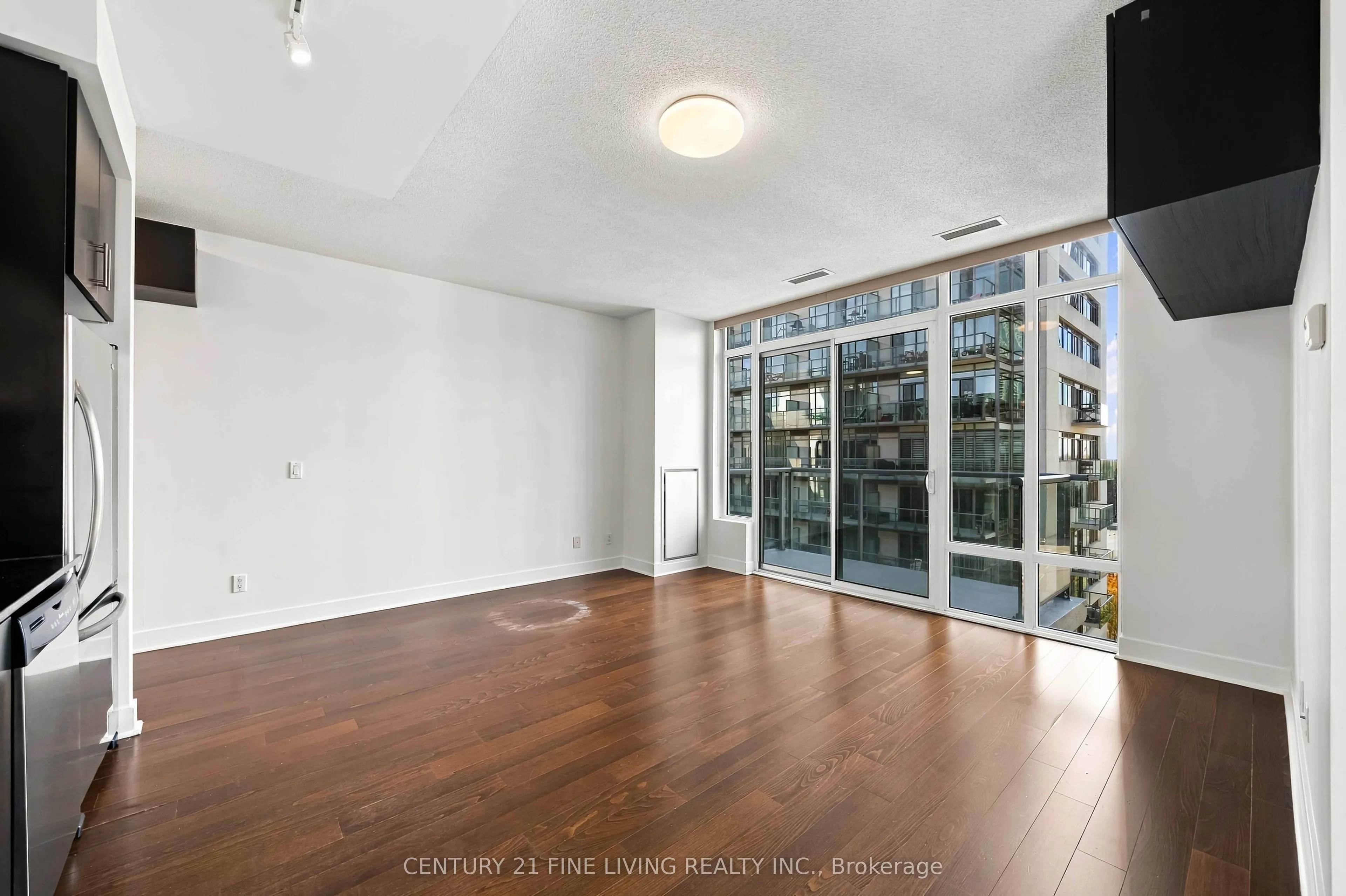 90 Stadium Road #806
