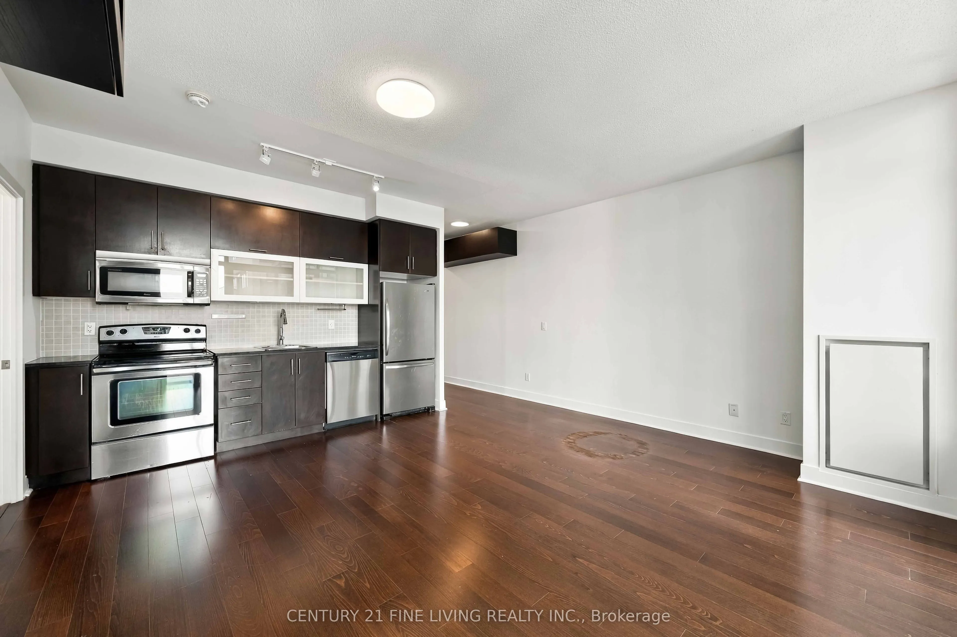 90 Stadium Road #806