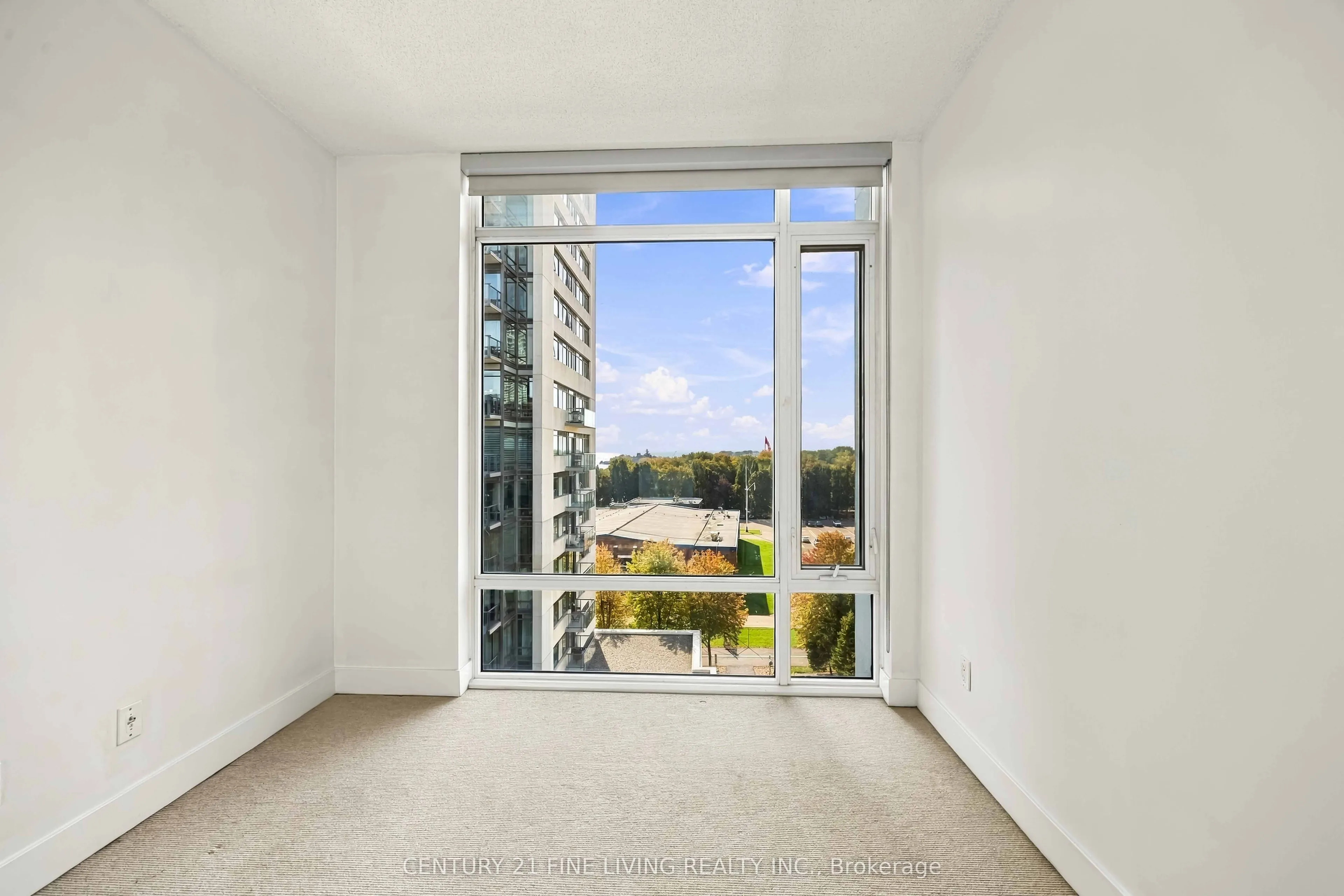 90 Stadium Road #806