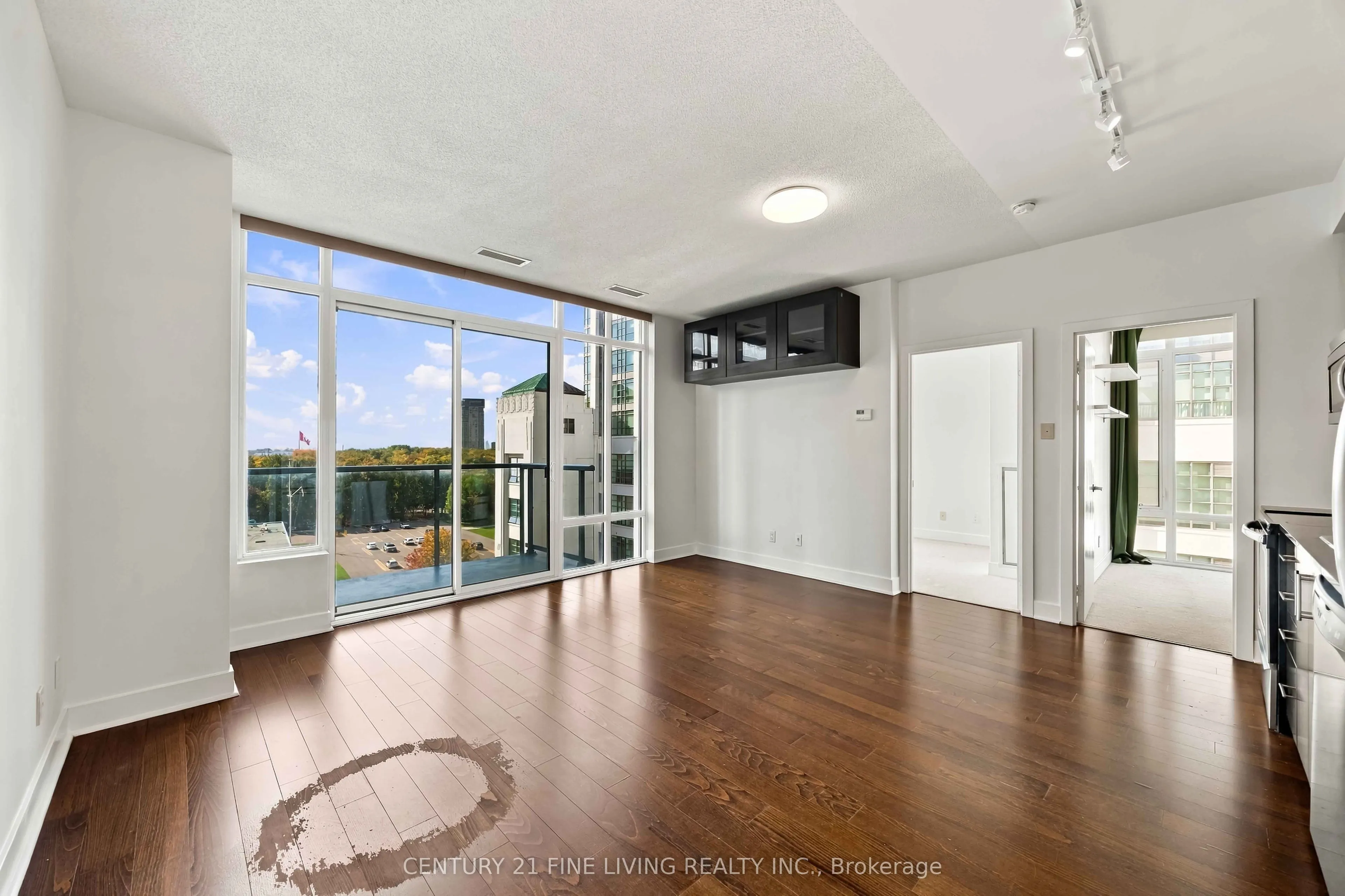 90 Stadium Road #806