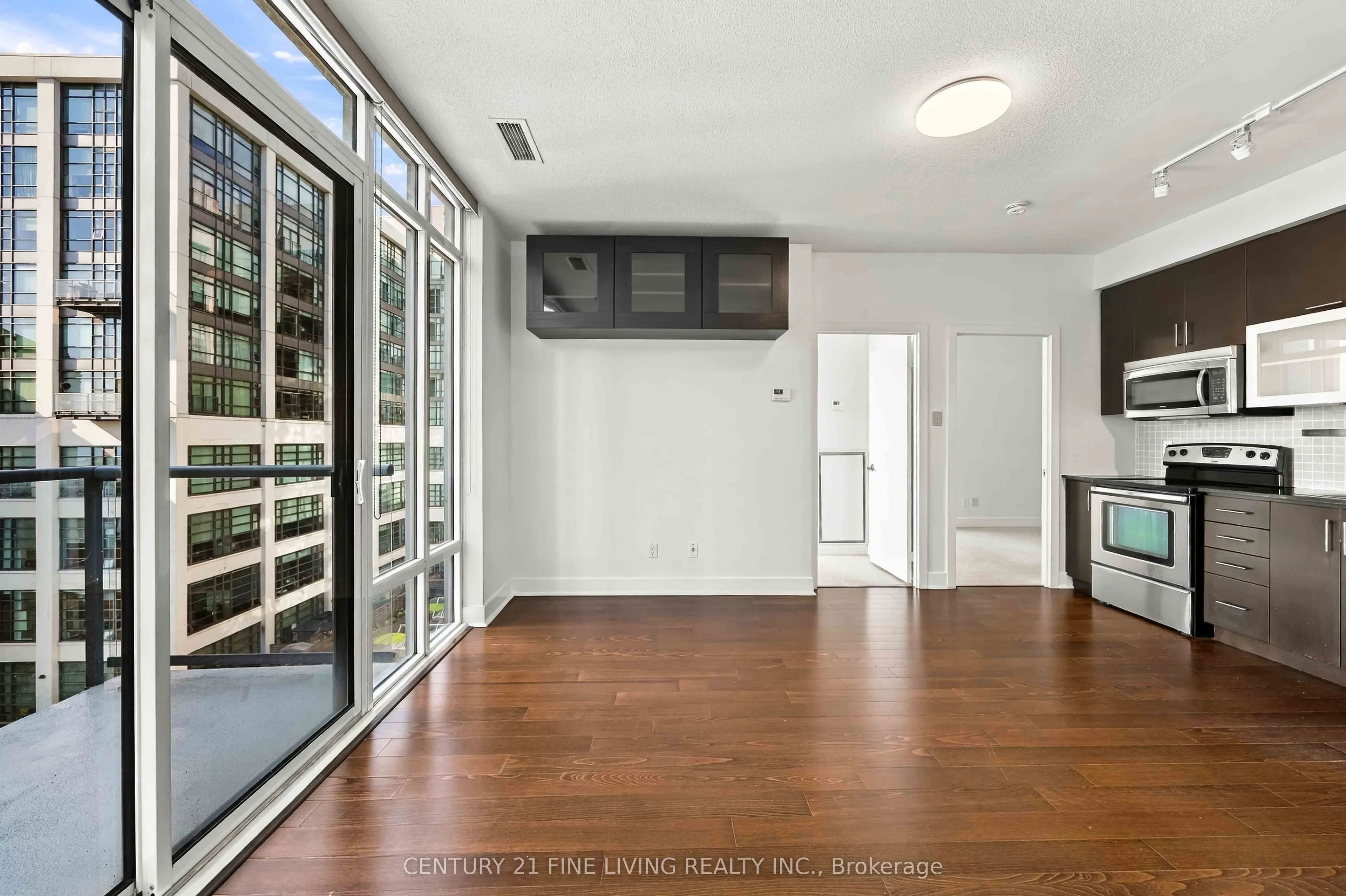 90 Stadium Road #806