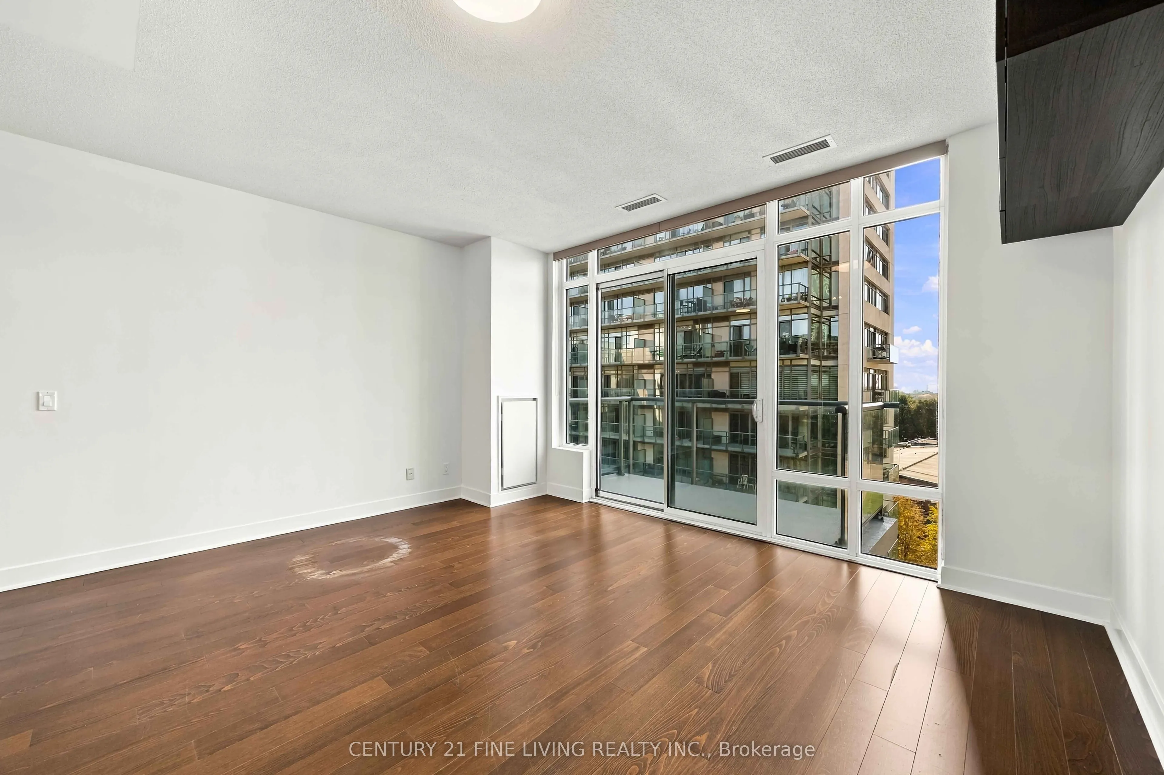 90 Stadium Road #806
