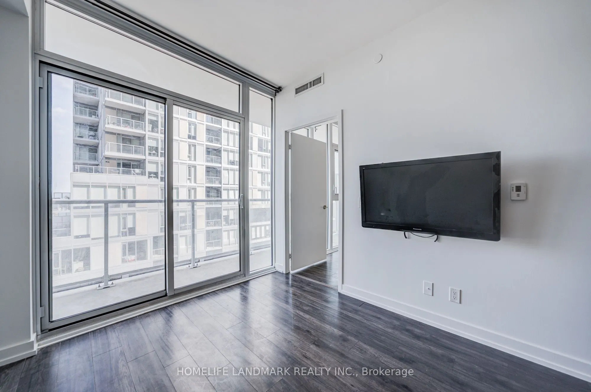 33 Helendale Avenue #601