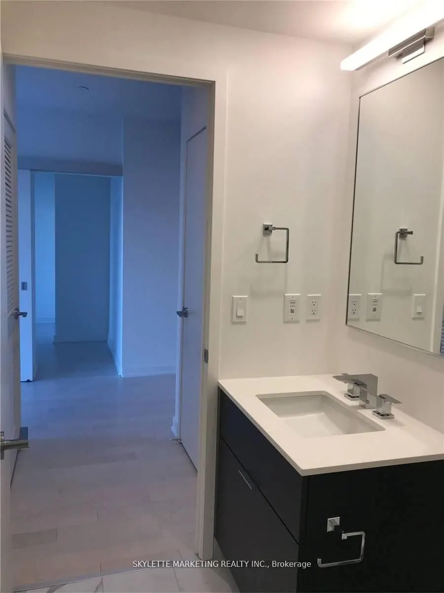 25 Richmond Street E #617