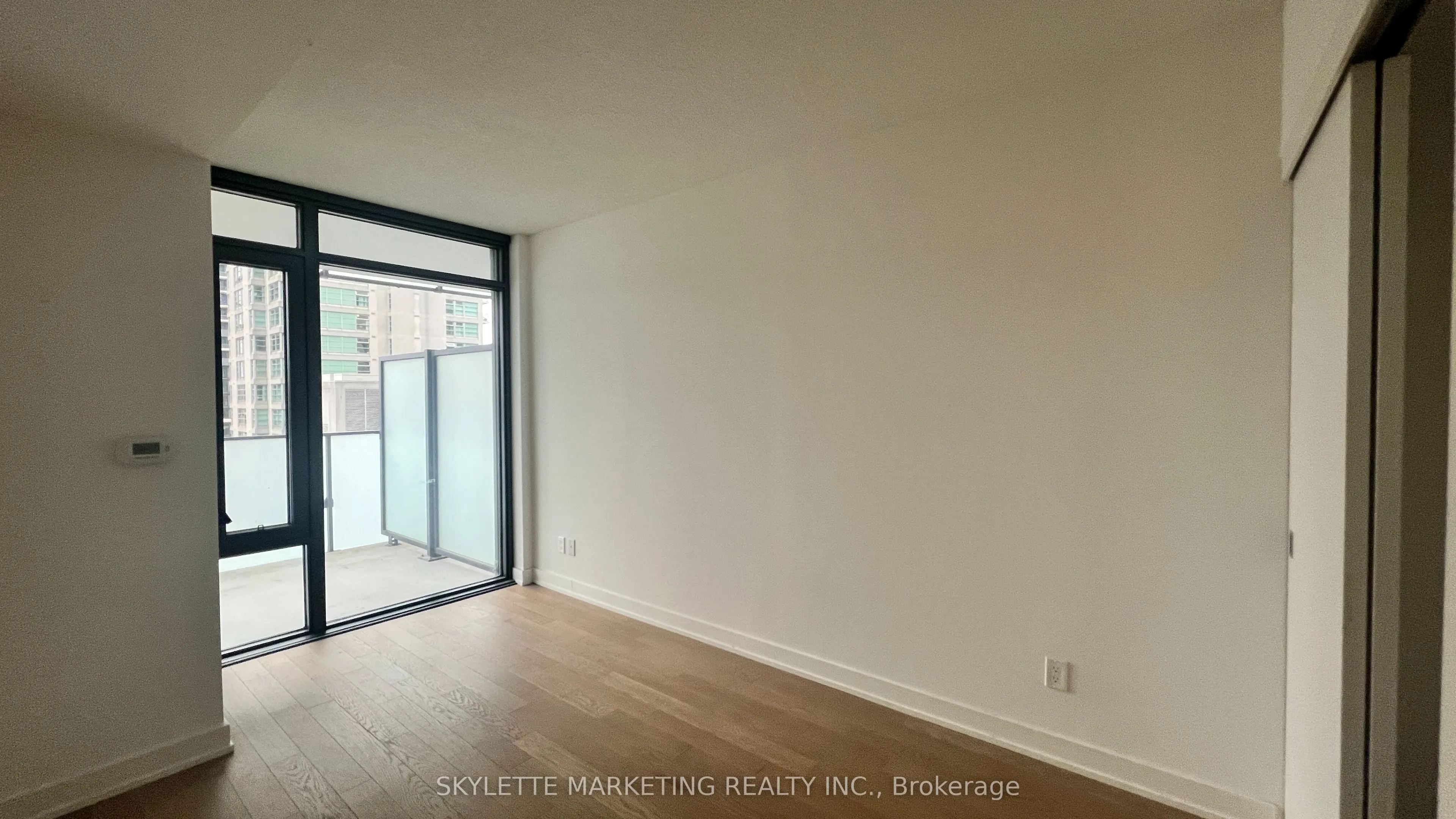 25 Richmond Street E #617