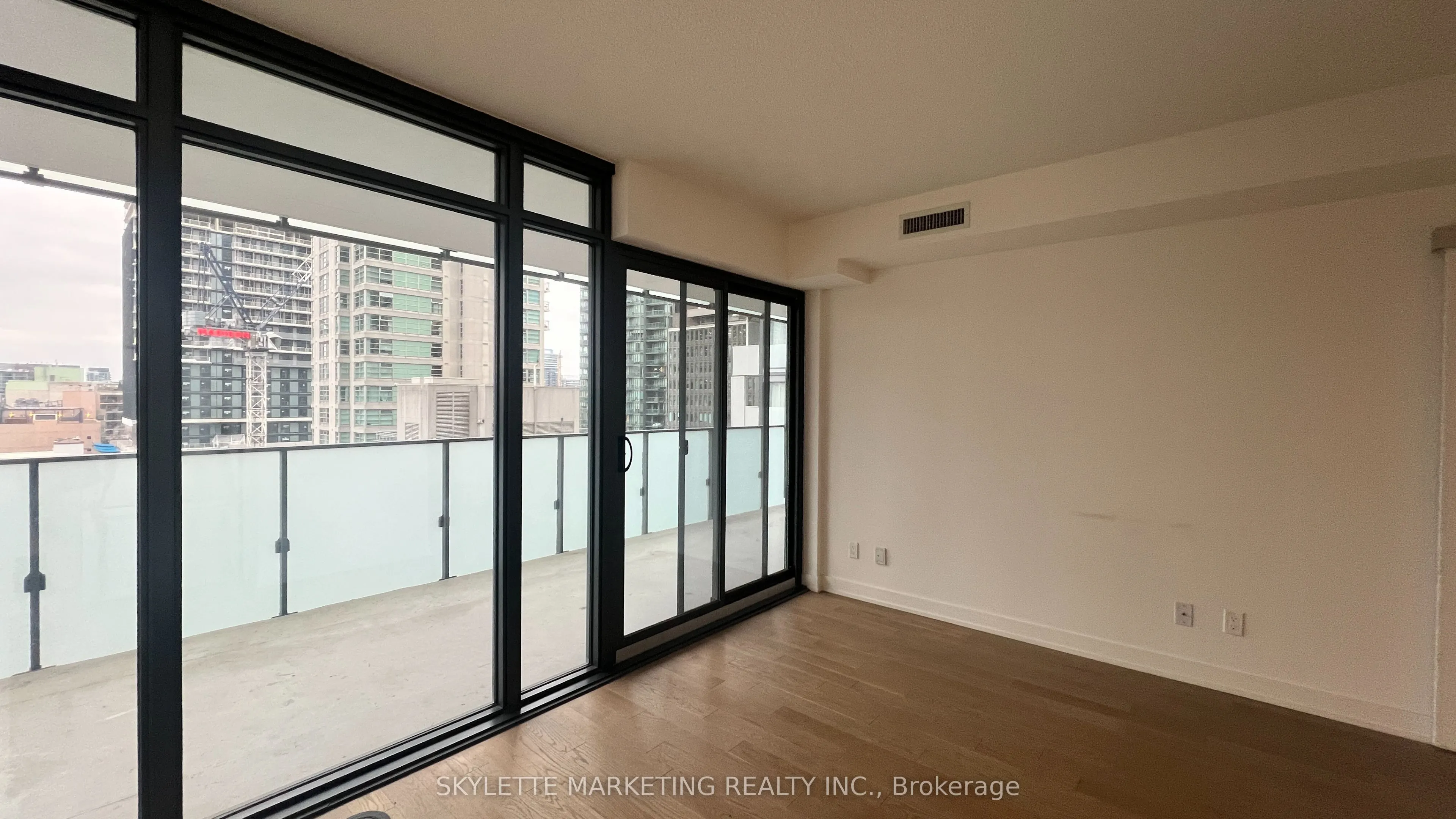 25 Richmond Street E #617