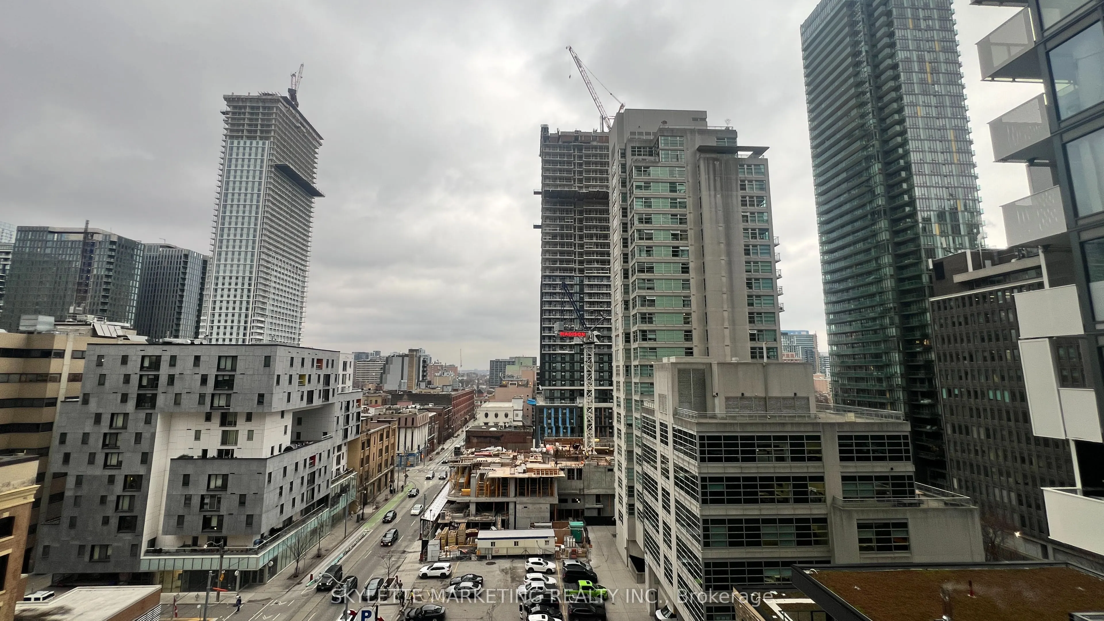 25 Richmond Street E #617