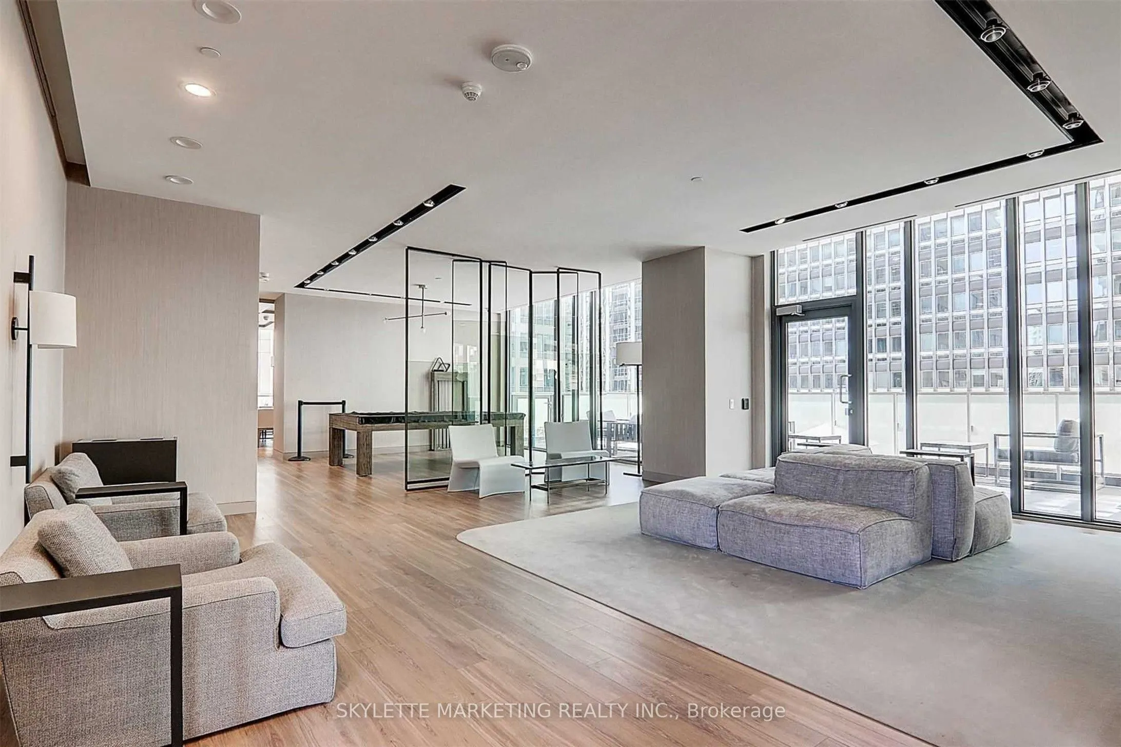 25 Richmond Street E #617