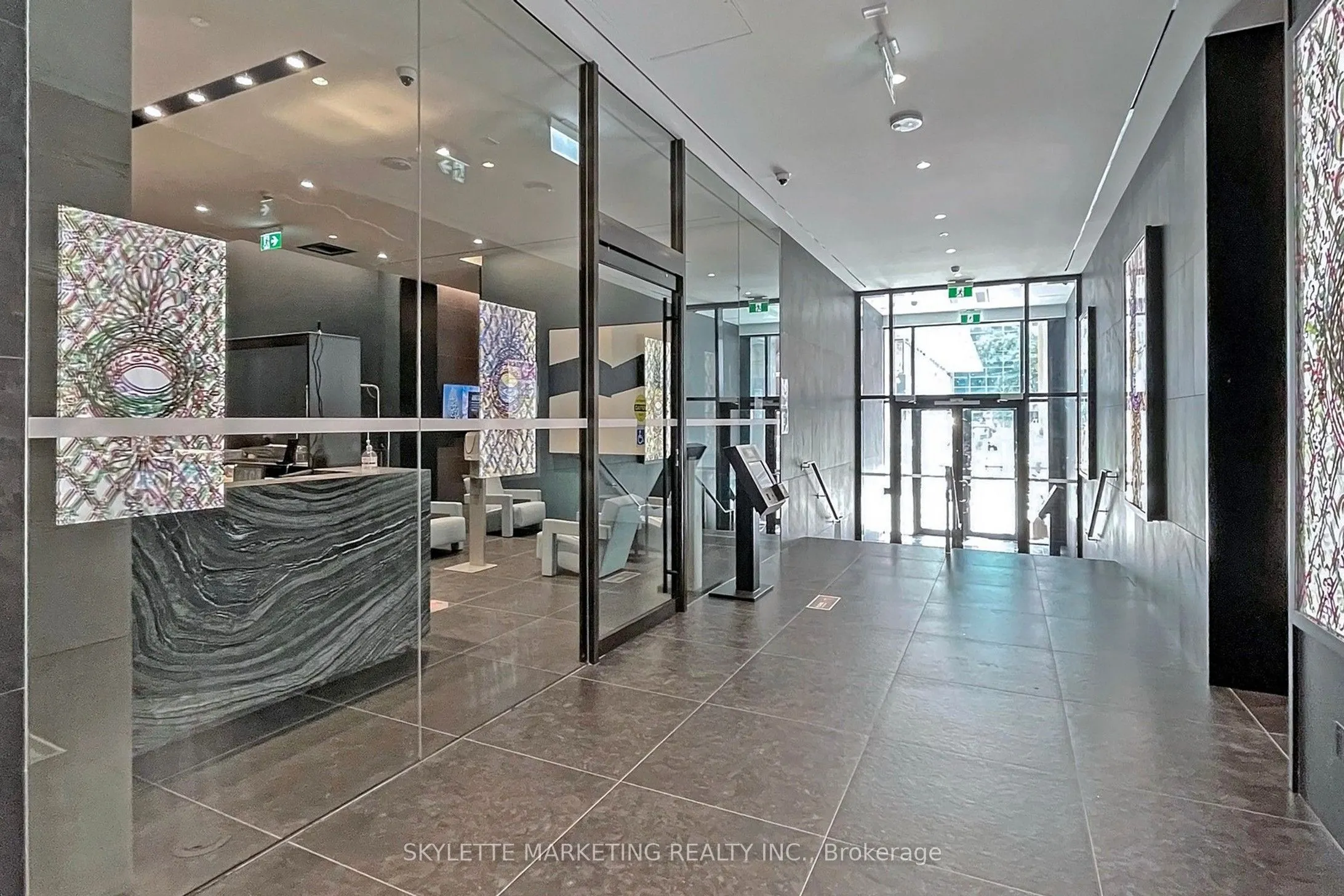 25 Richmond Street E #617