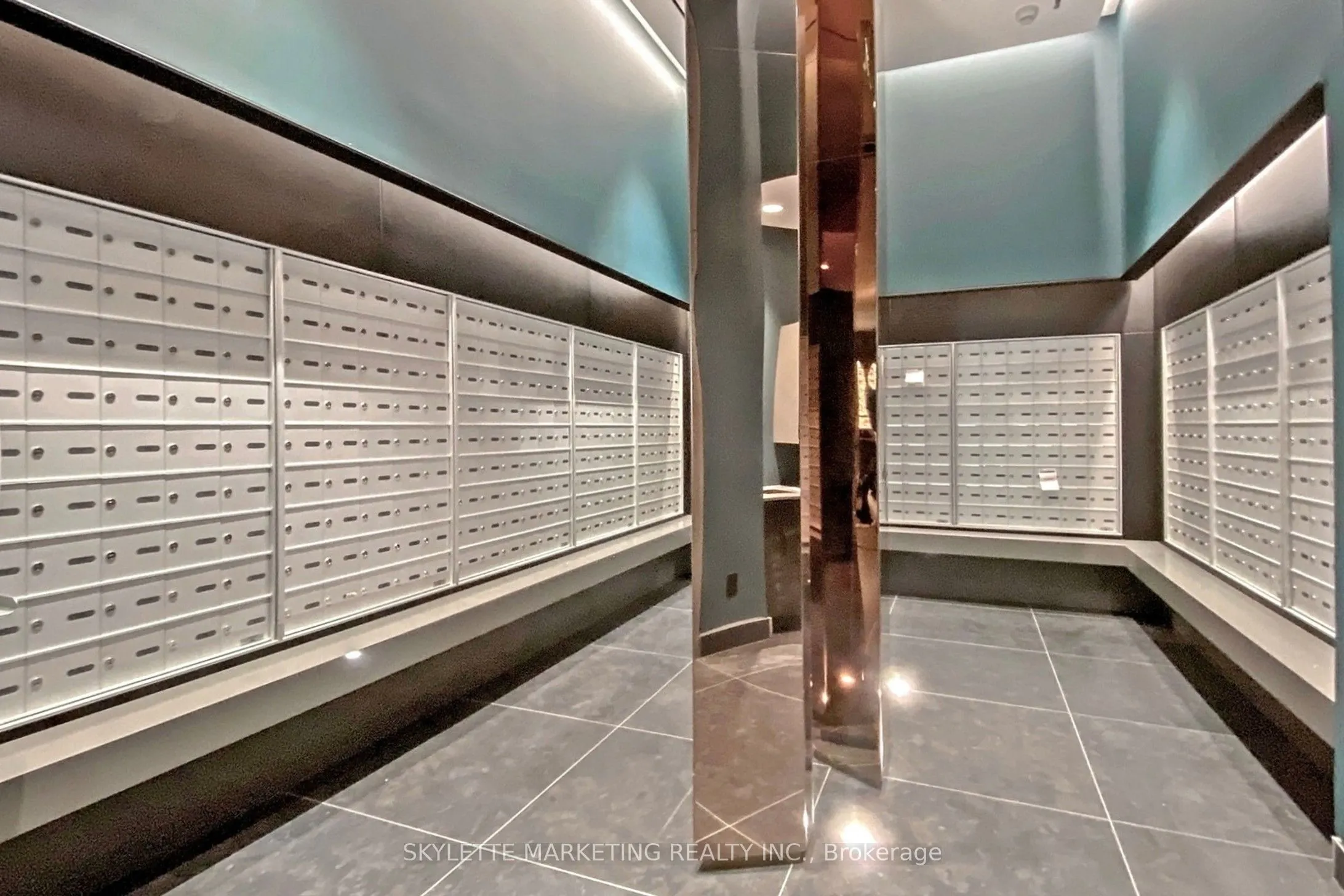 25 Richmond Street E #617