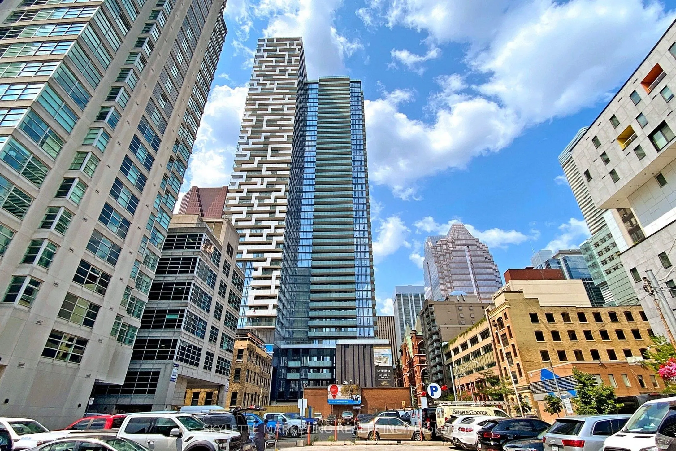 25 Richmond Street E #617