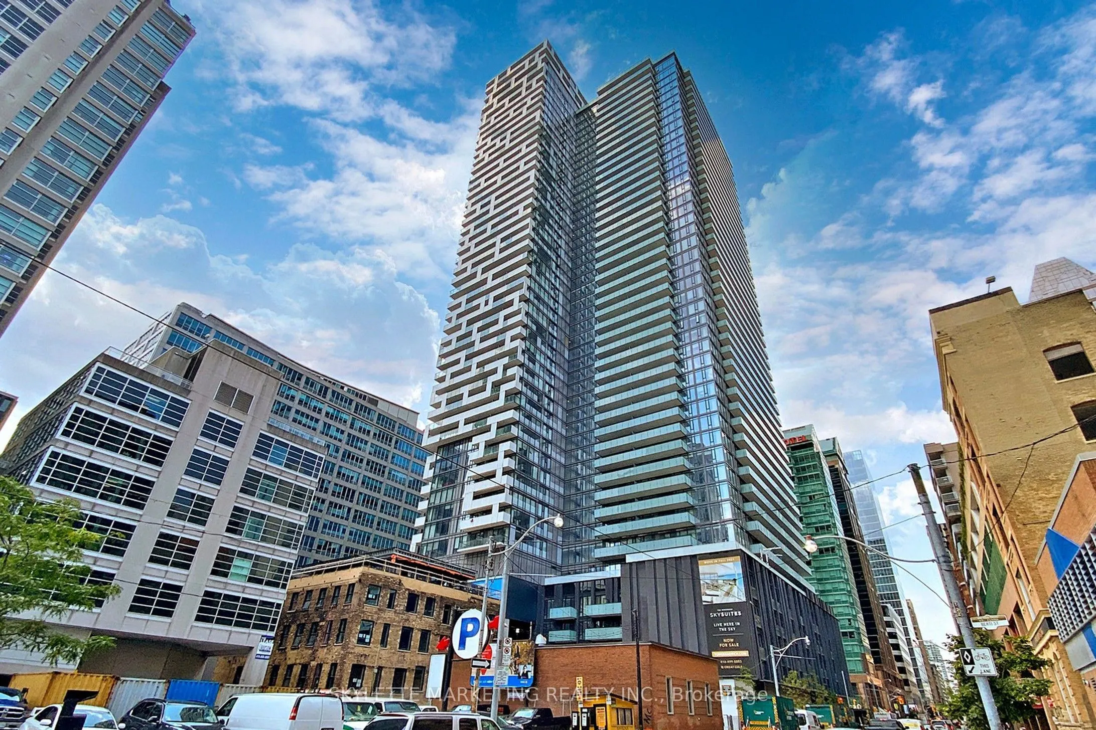 25 Richmond Street E #617