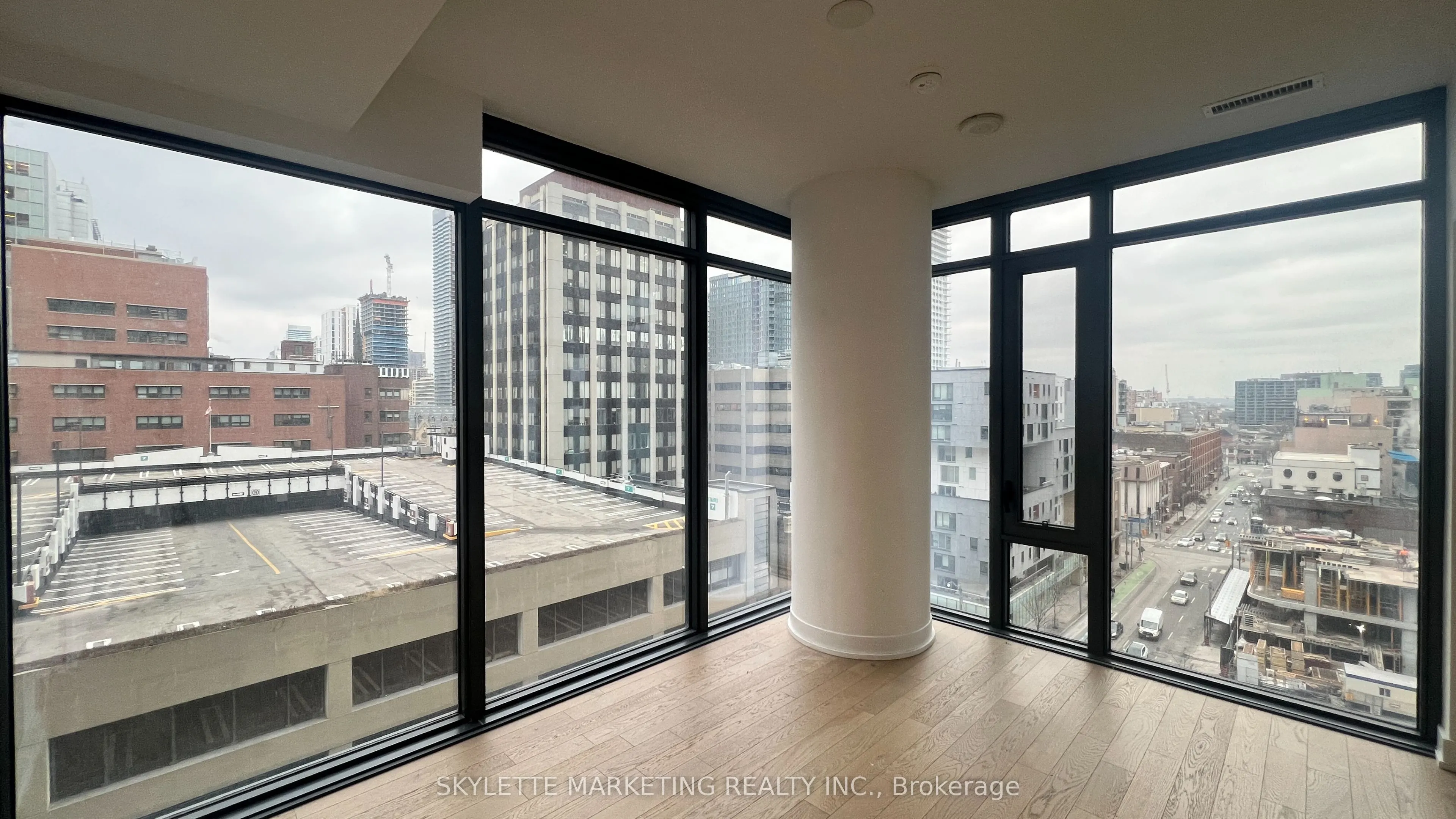 25 Richmond Street E #617