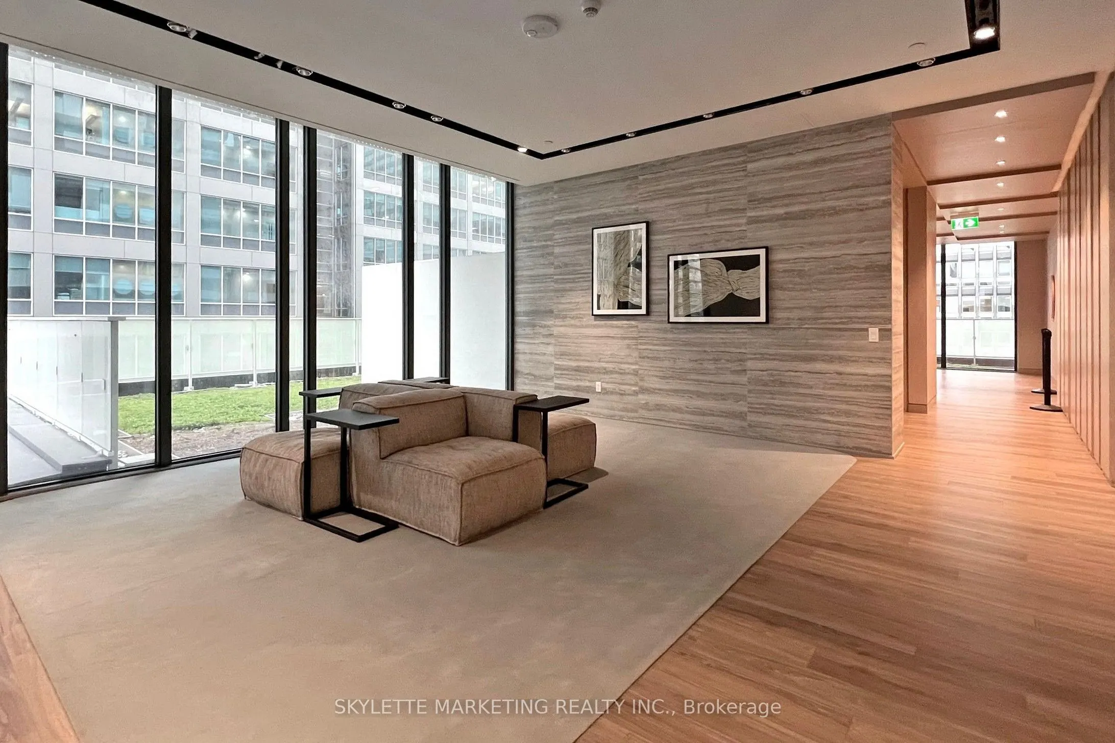 25 Richmond Street E #617