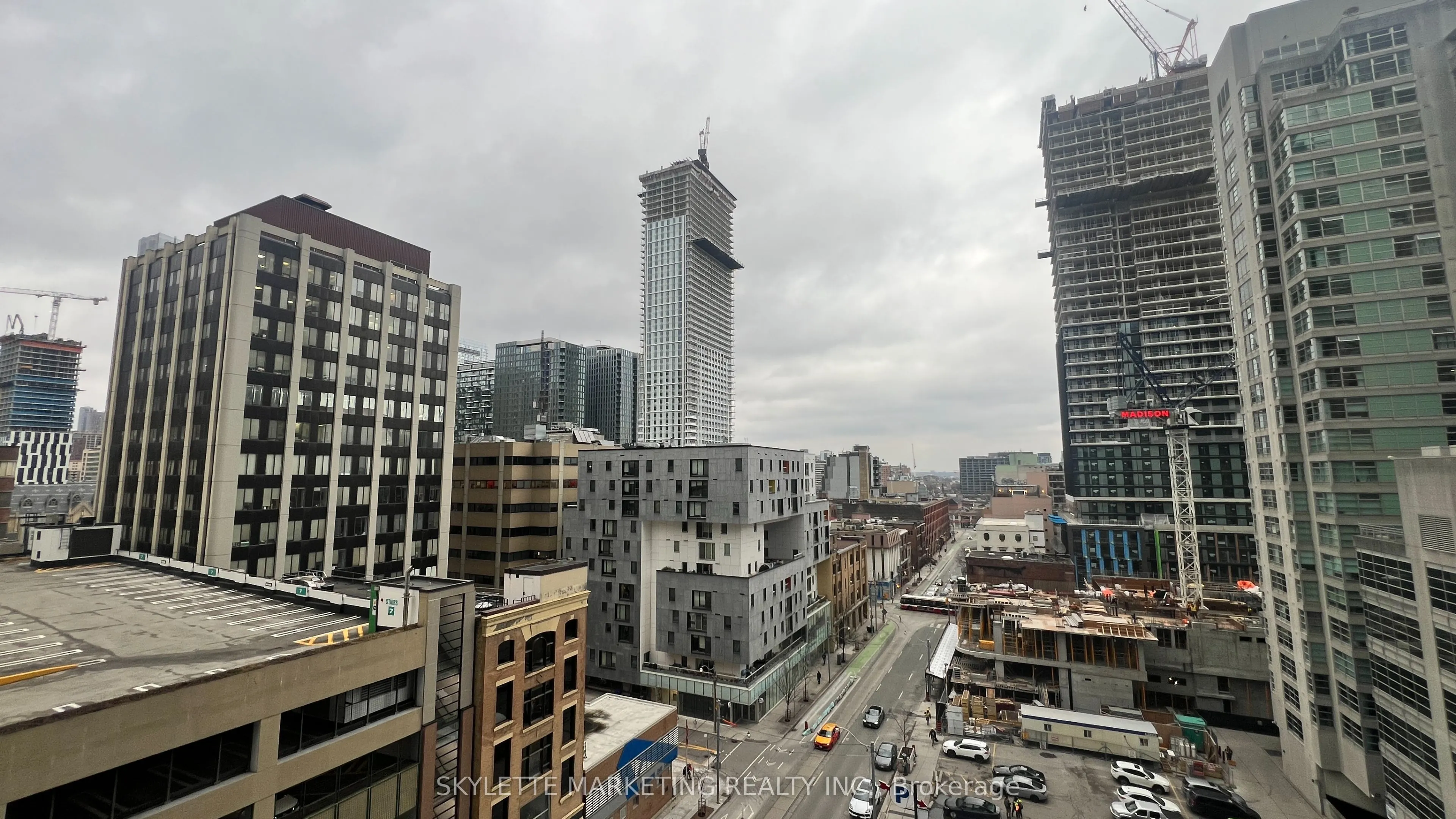 25 Richmond Street E #617