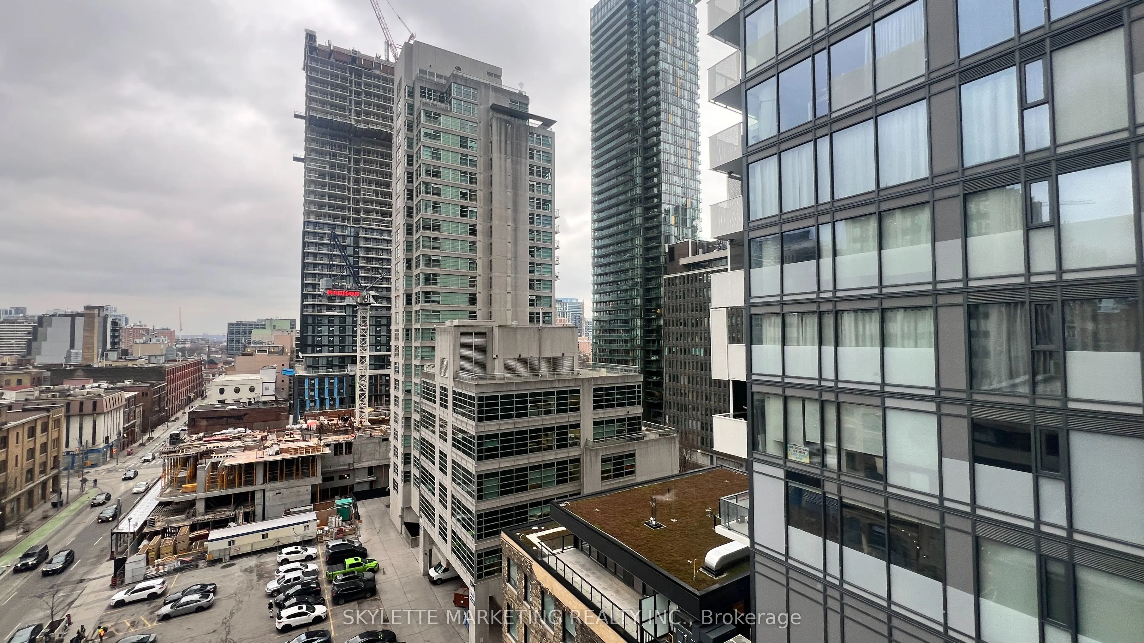 25 Richmond Street E #617