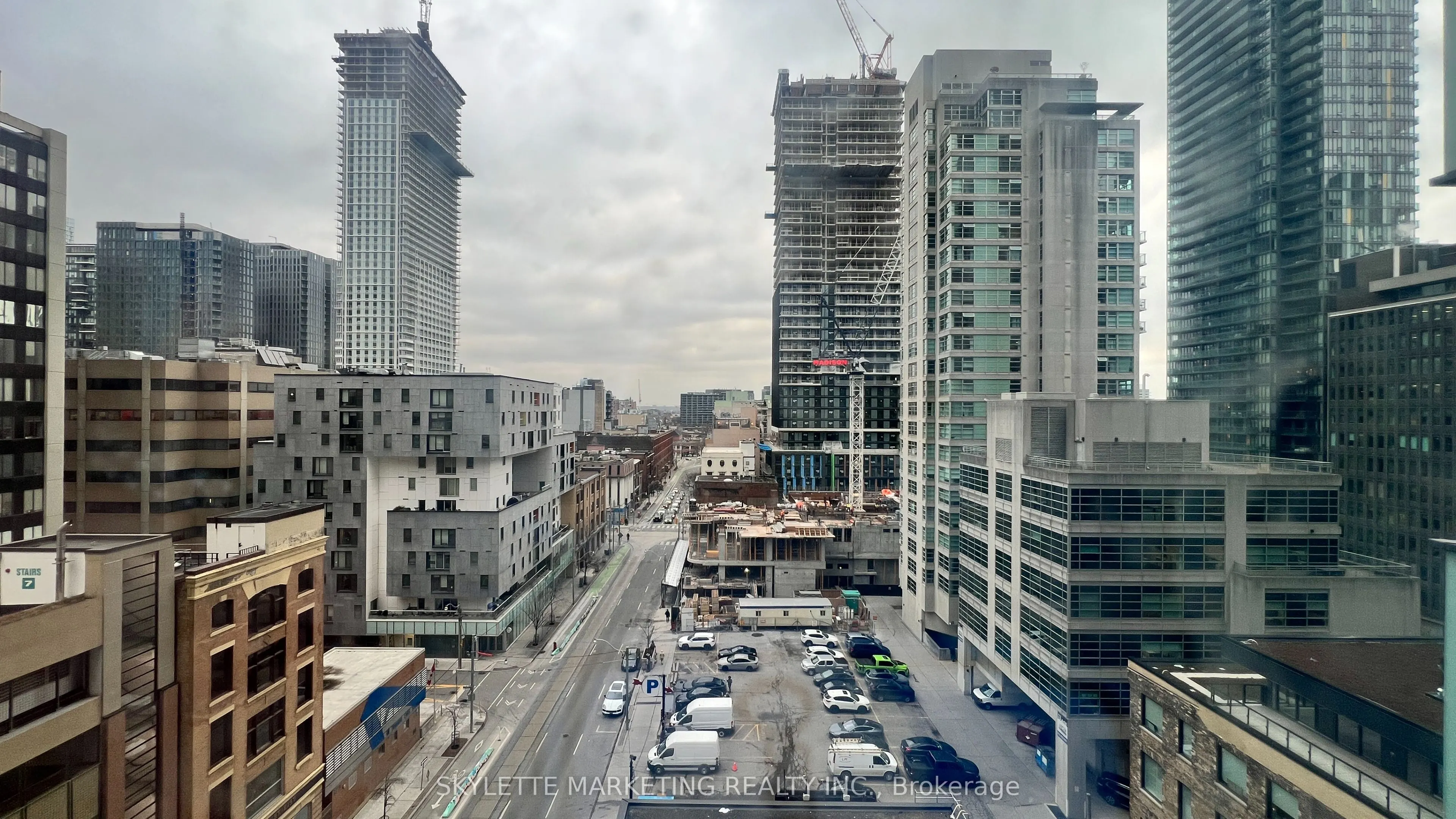 25 Richmond Street E #617