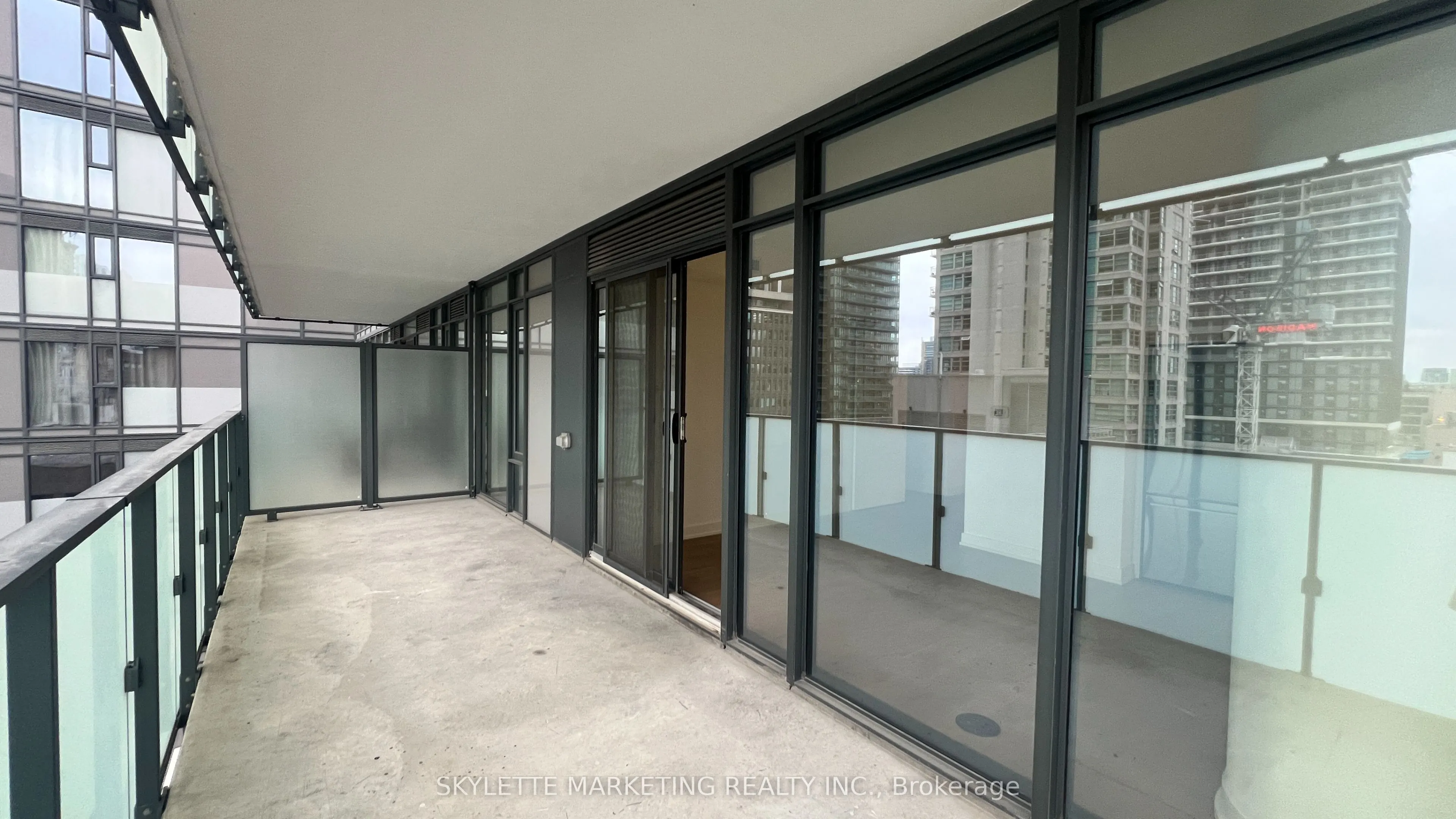 25 Richmond Street E #617