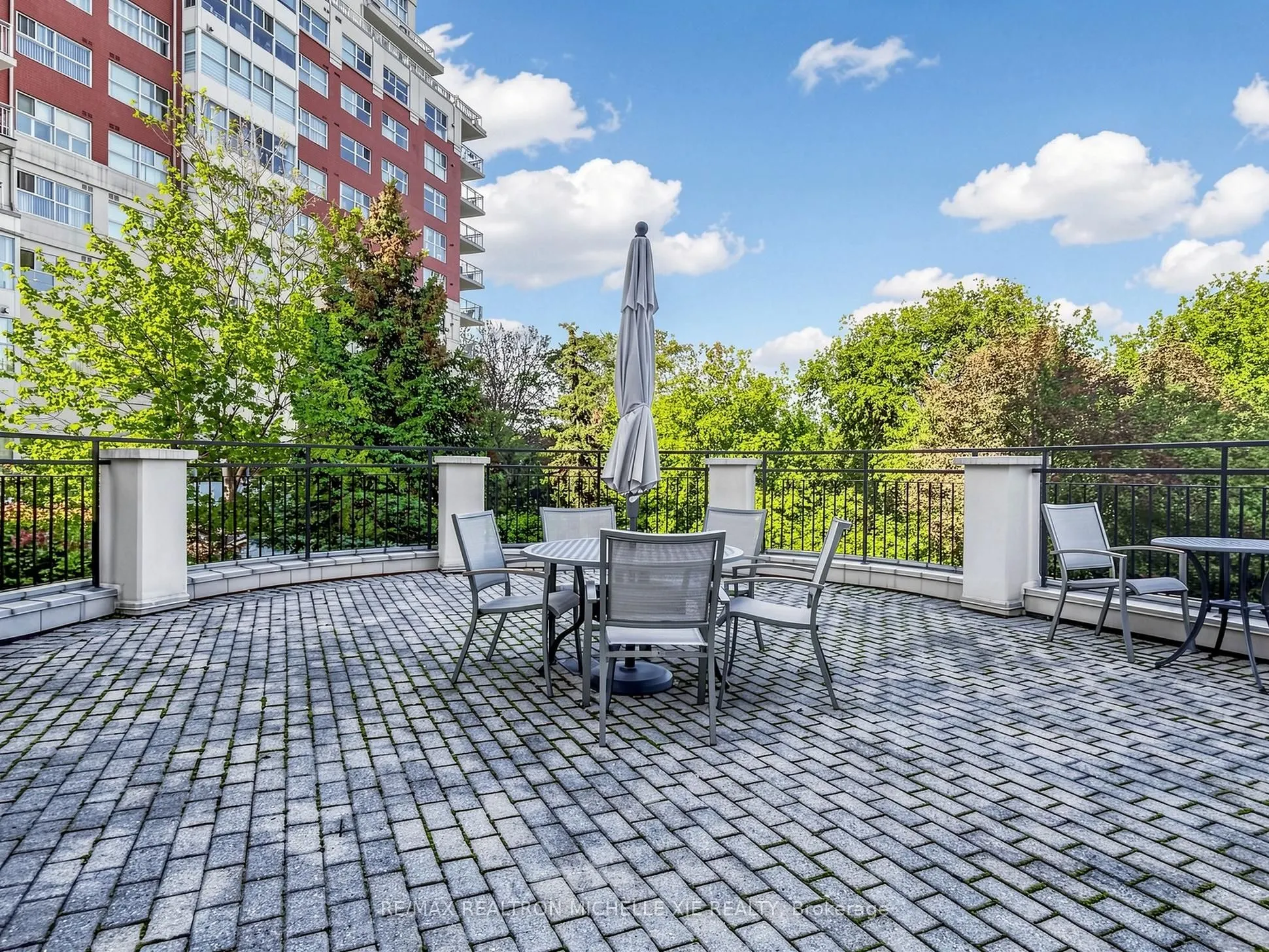 18 Concorde Place #411