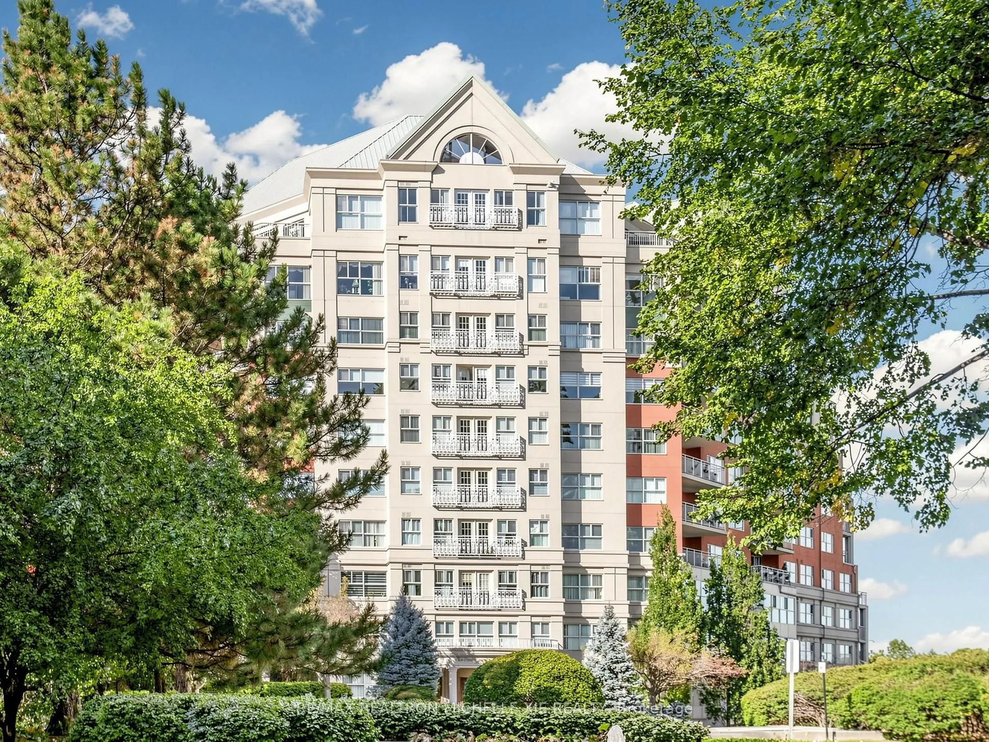 18 Concorde Place #411