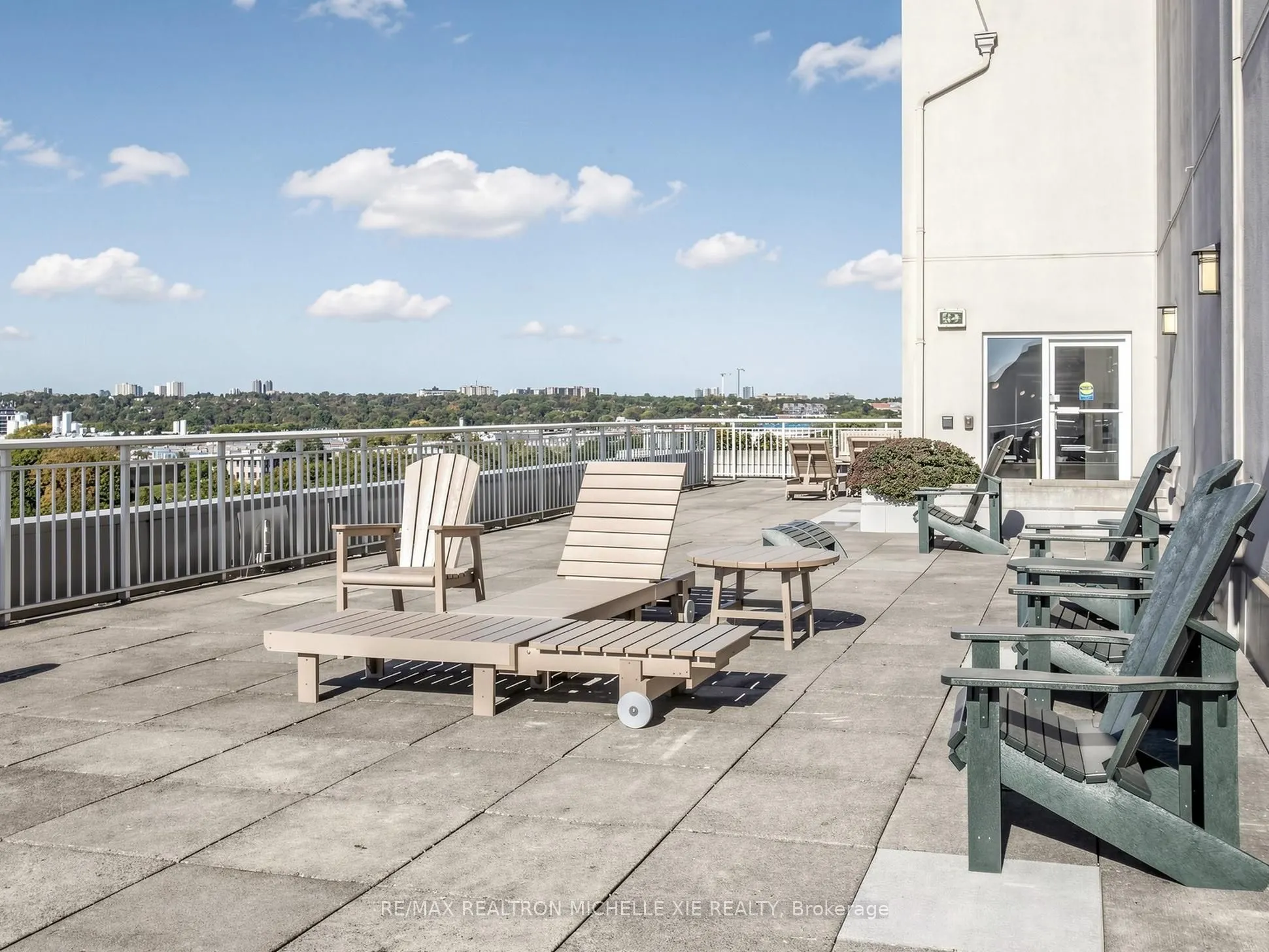 18 Concorde Place #411