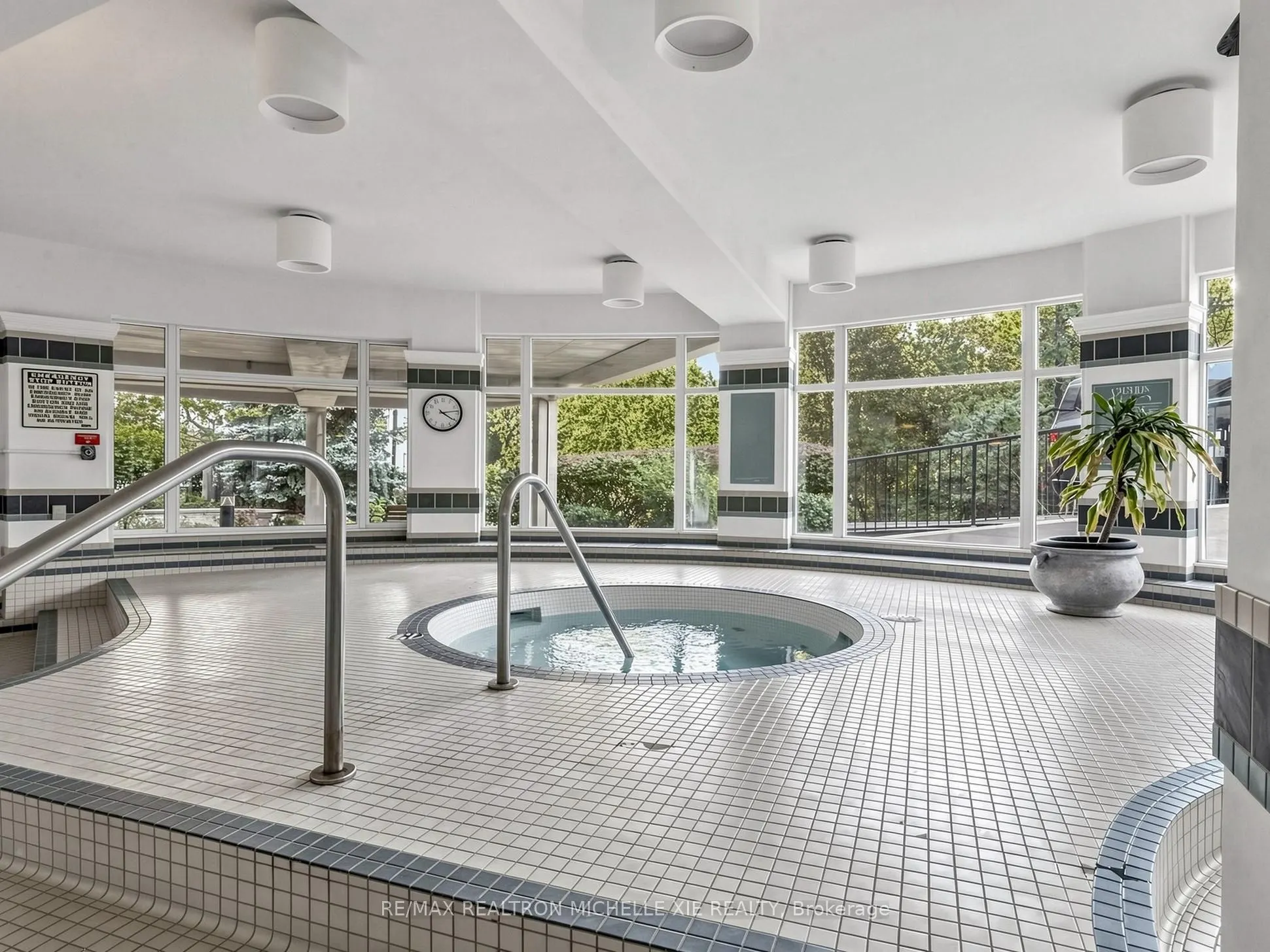 18 Concorde Place #411