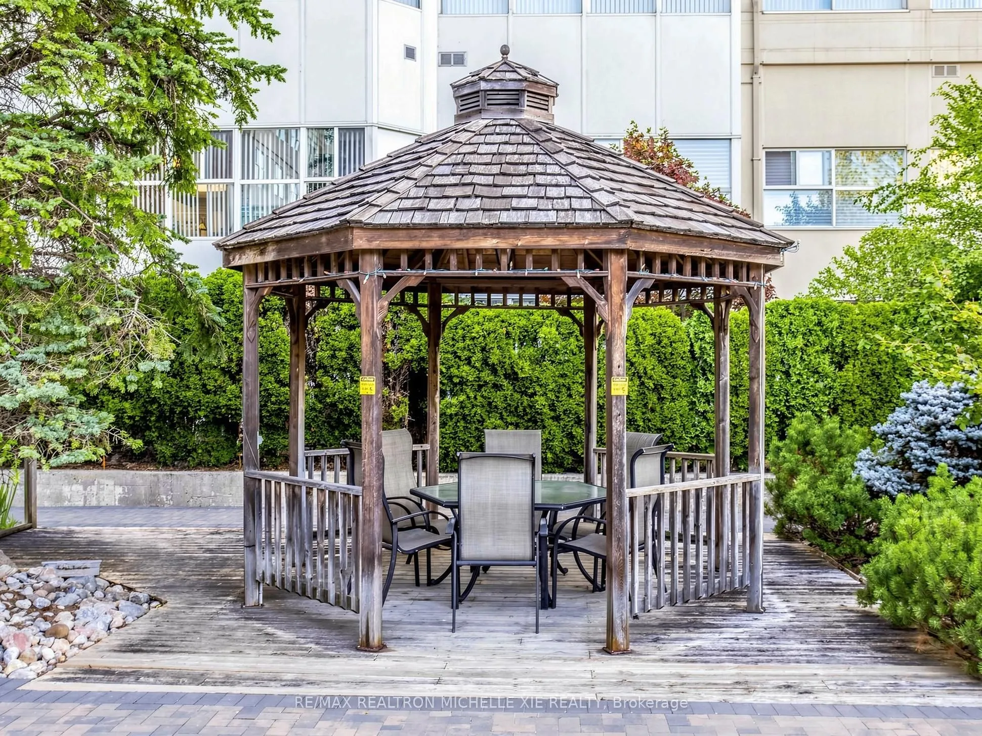 18 Concorde Place #411