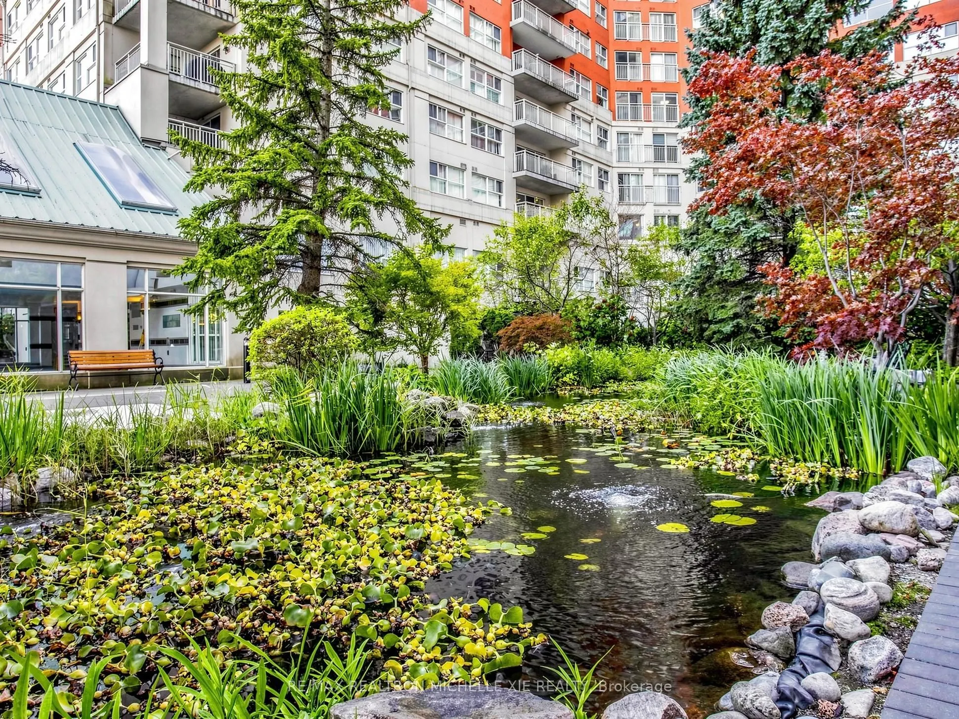 18 Concorde Place #411