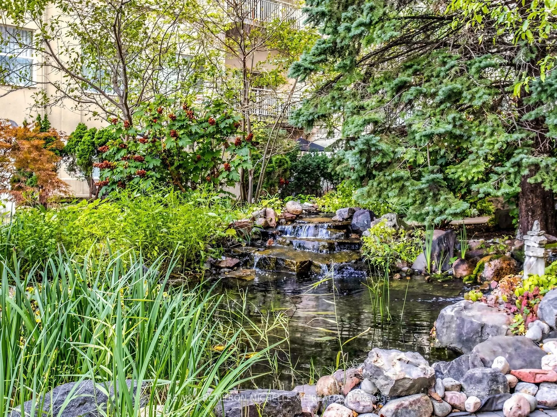 18 Concorde Place #411