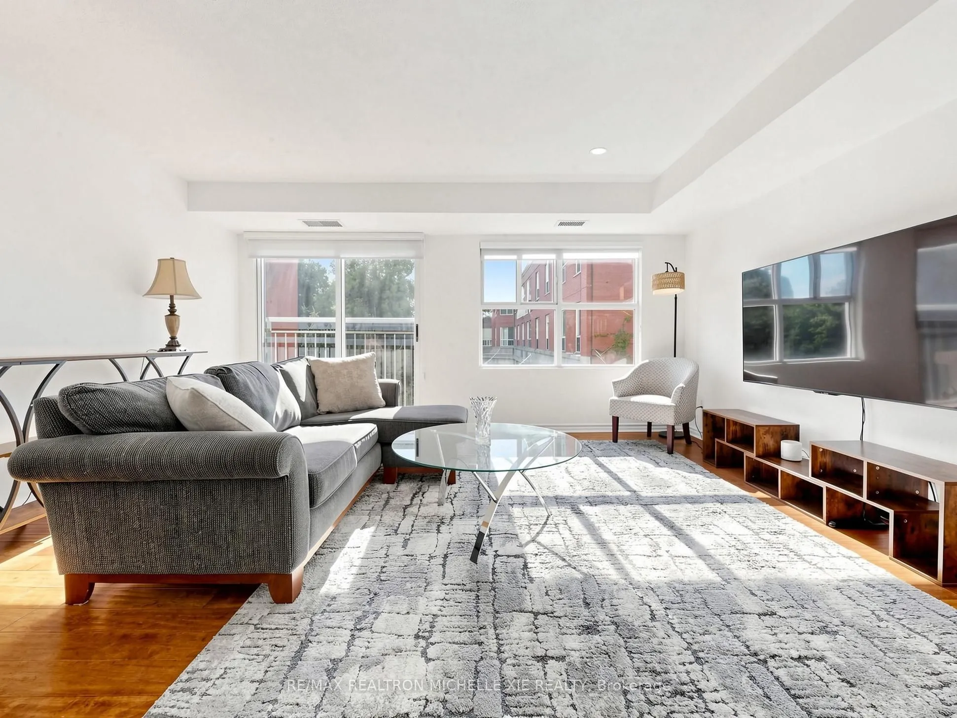 18 Concorde Place #411