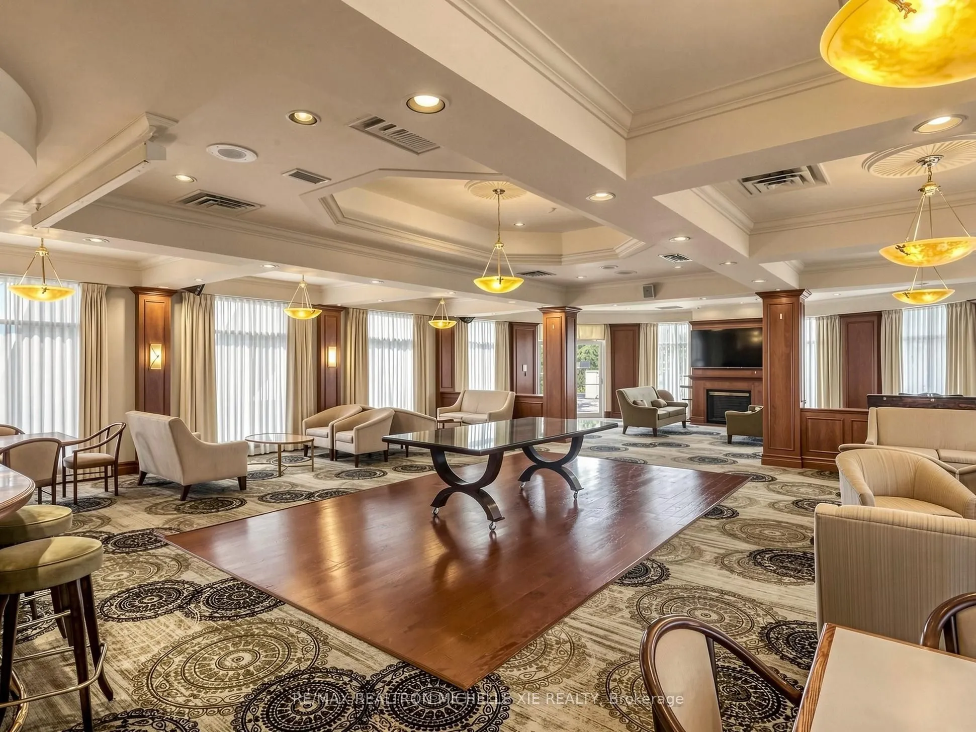18 Concorde Place #411