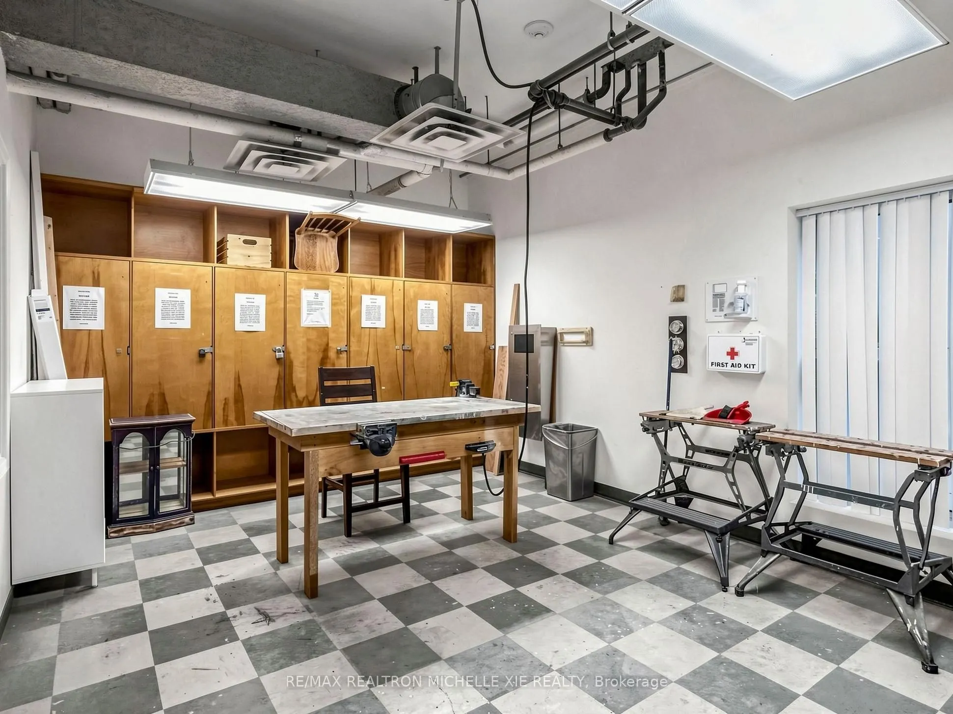 18 Concorde Place #411