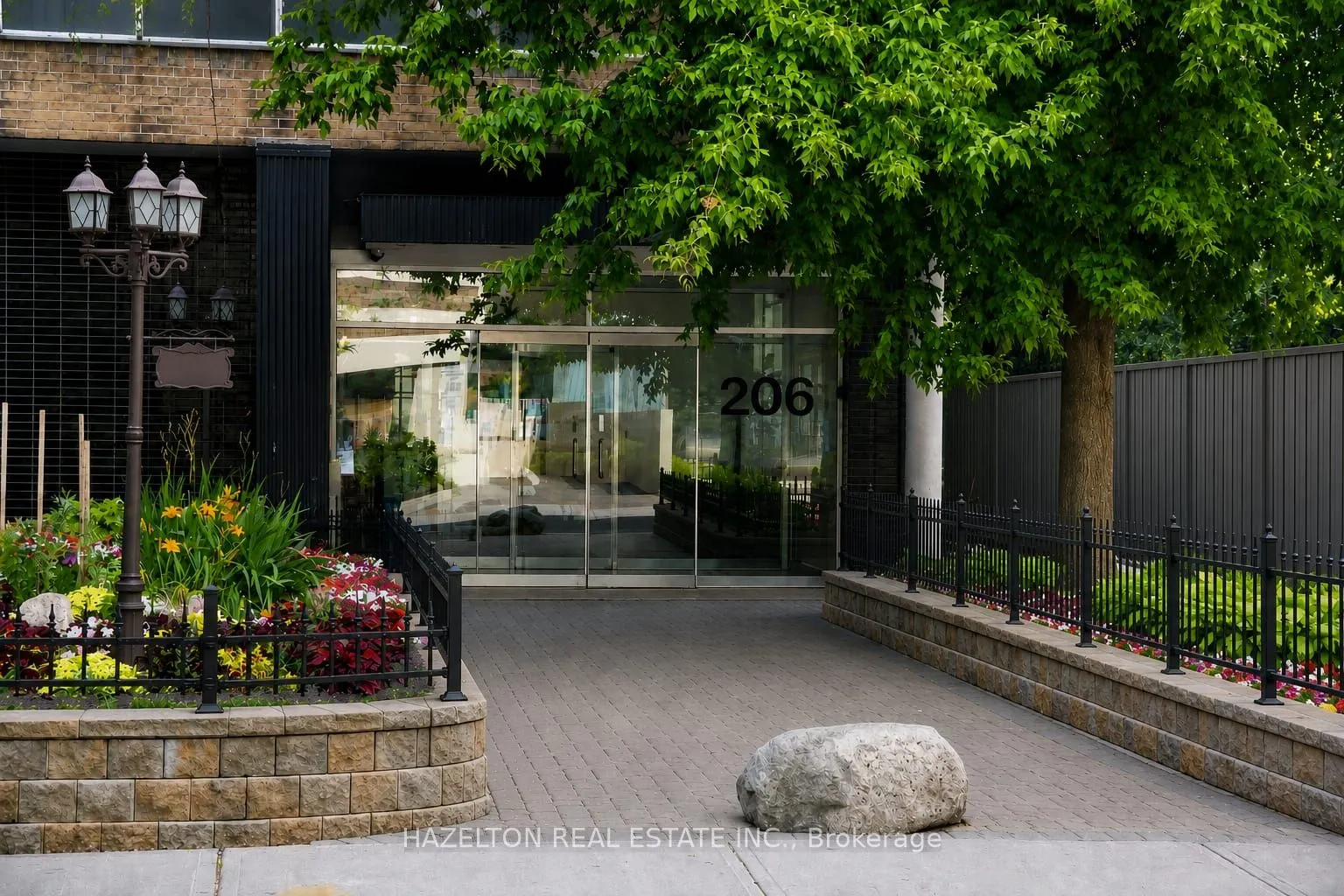 206 St George Street #809