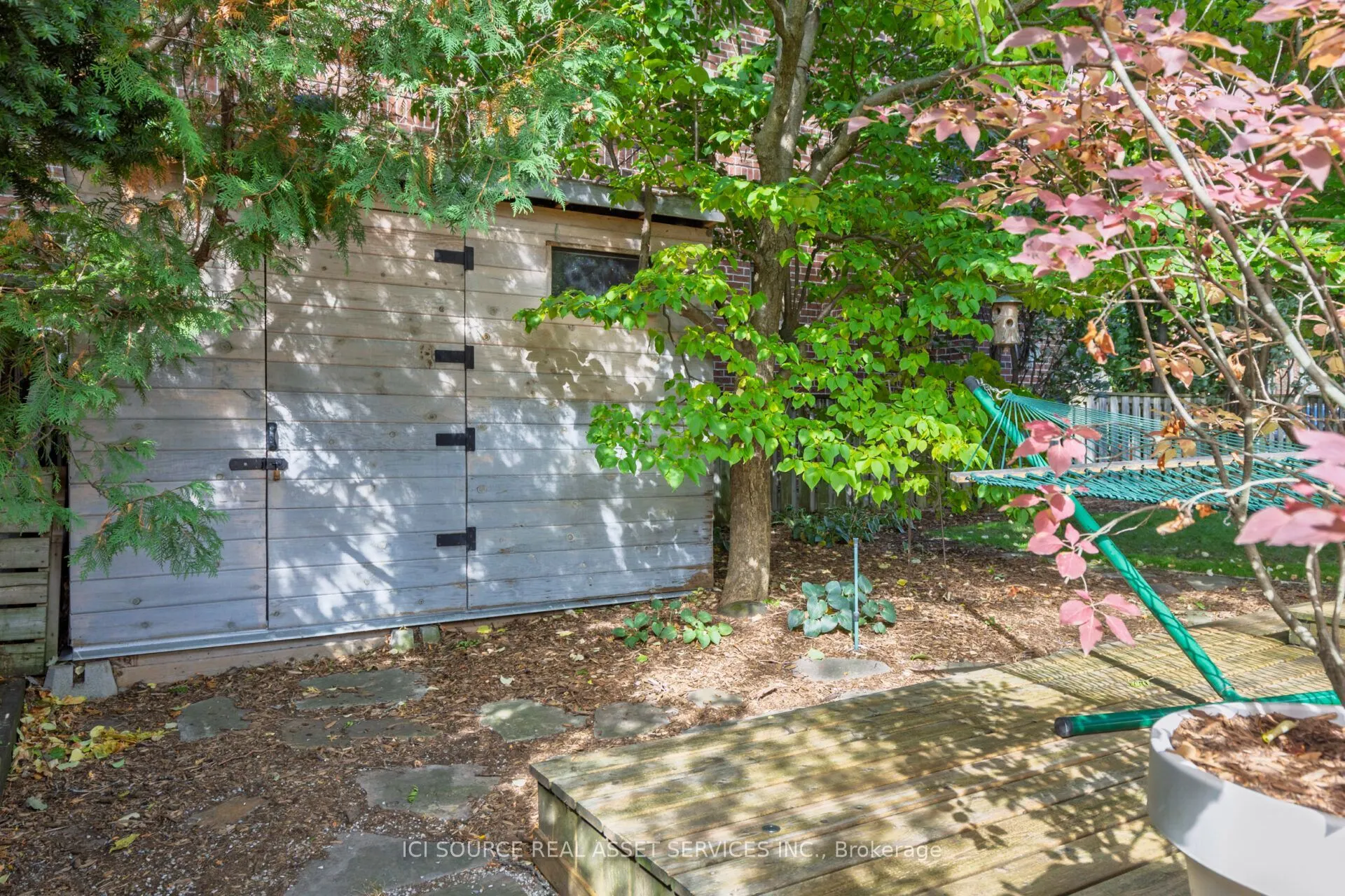 10 Red Oaks Crescent