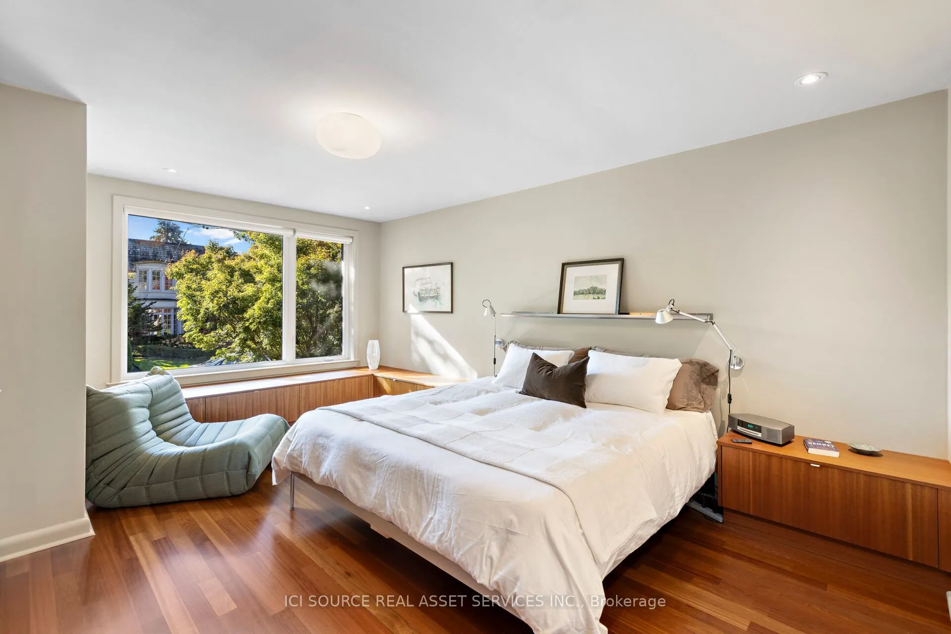 10 Red Oaks Crescent