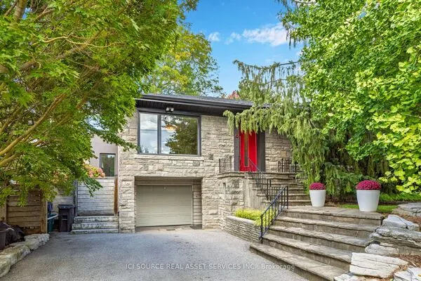 10 Red Oaks Crescent