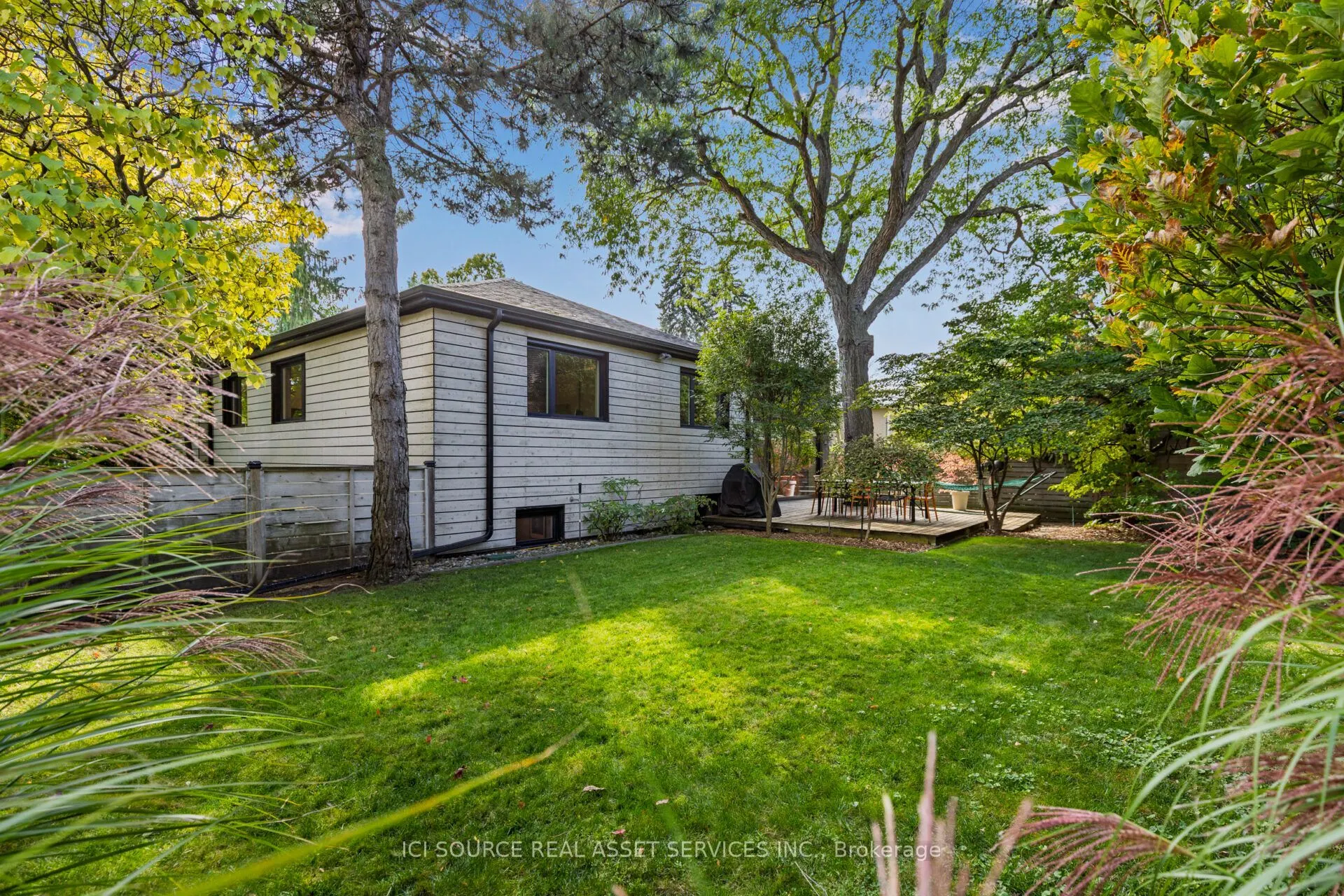 10 Red Oaks Crescent