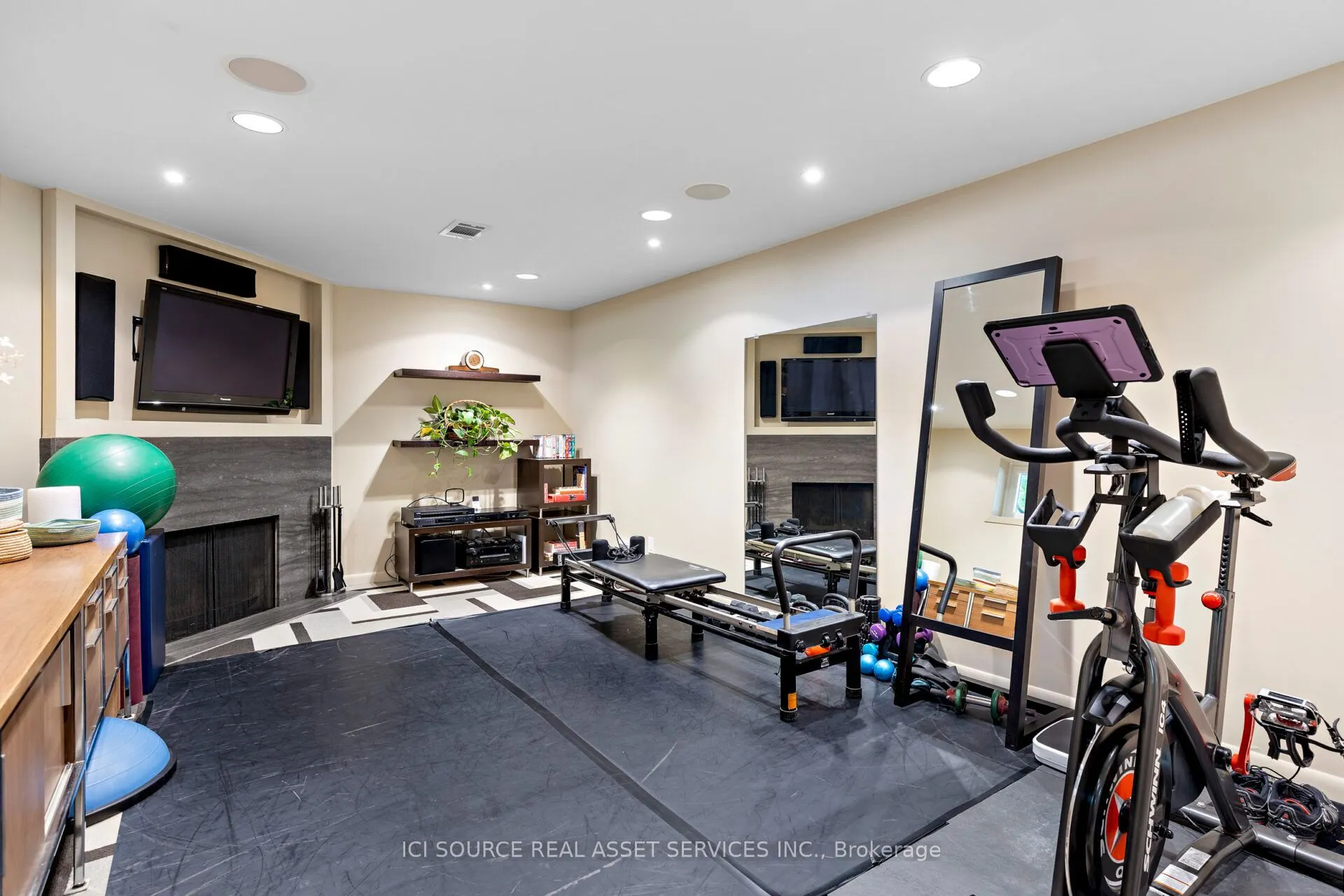 10 Red Oaks Crescent