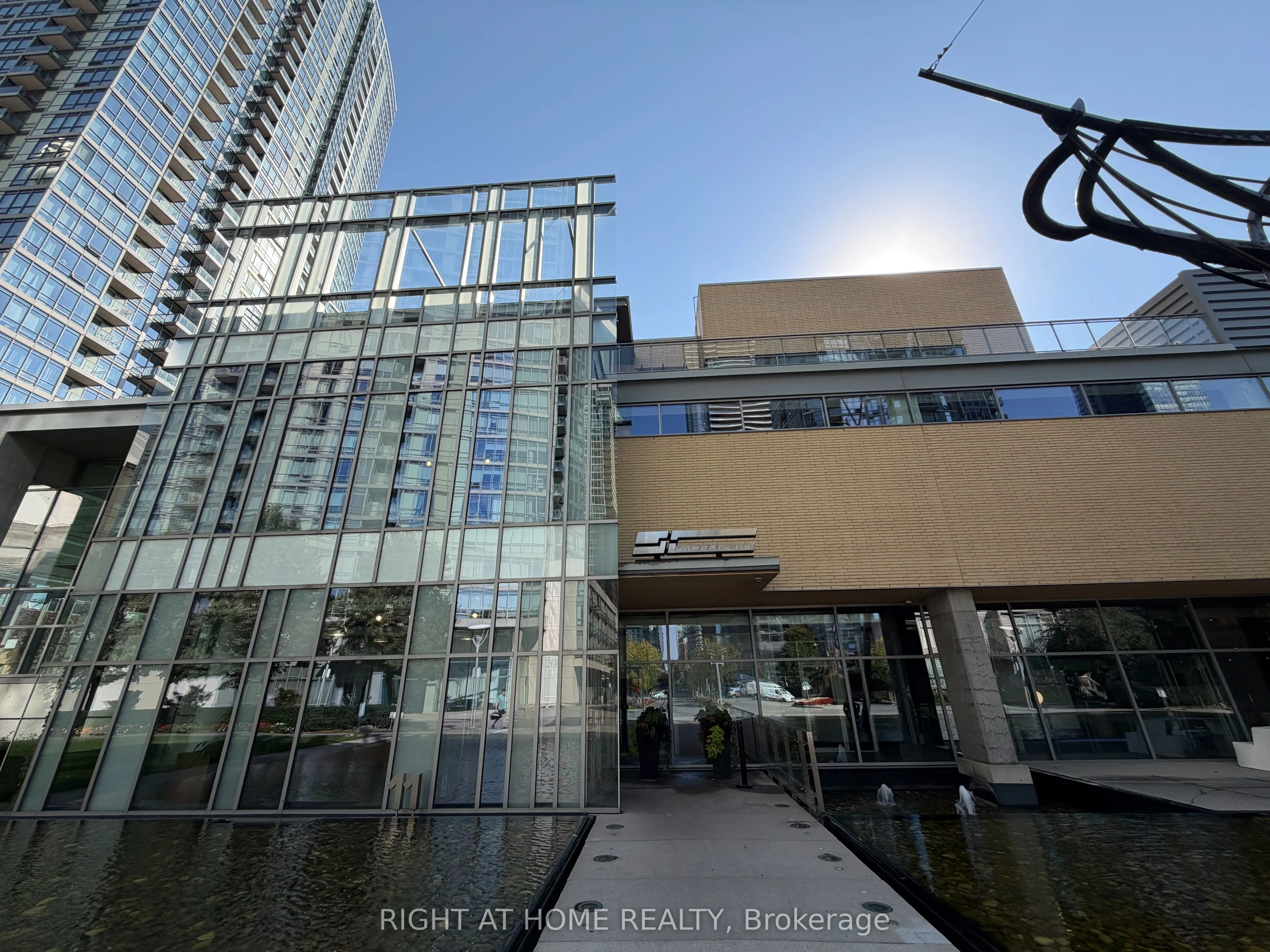 35 Mariner Terrace #2905