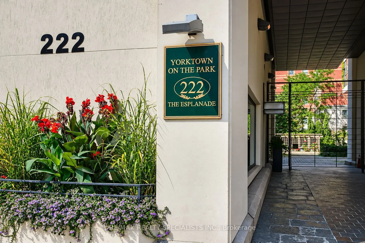 222 The Esplanade #819