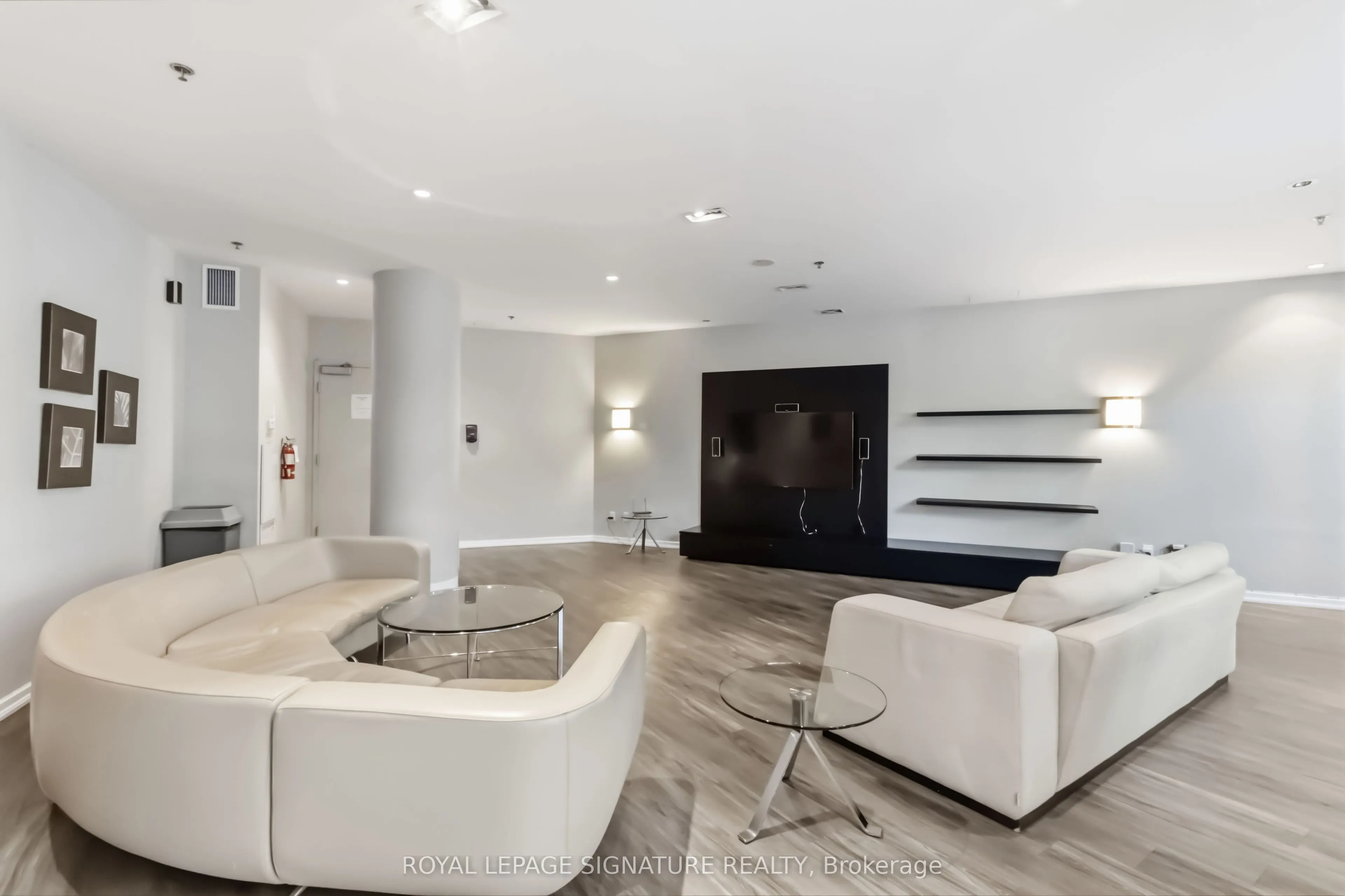 231 Fort York Boulevard #225