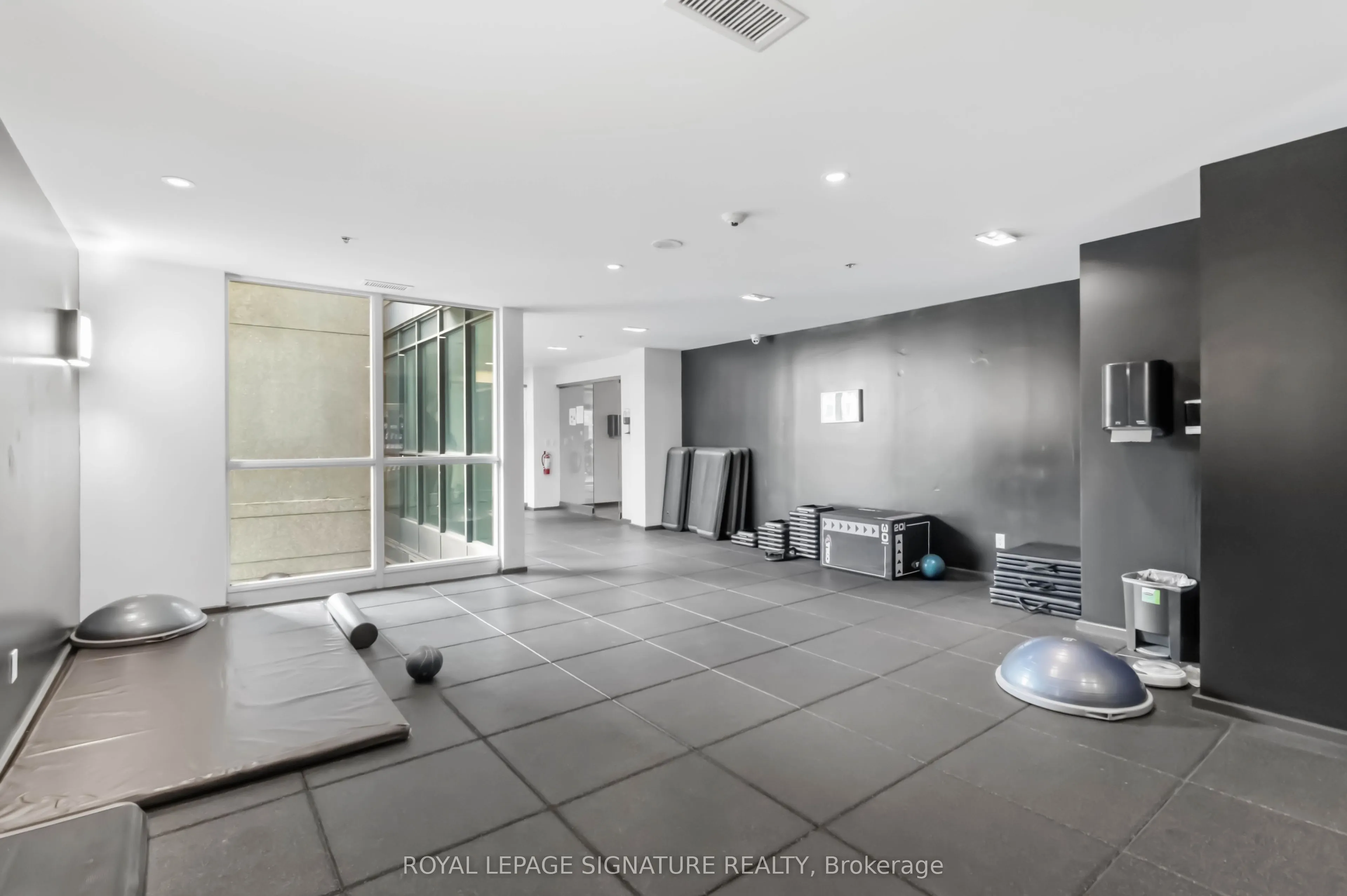231 Fort York Boulevard #225