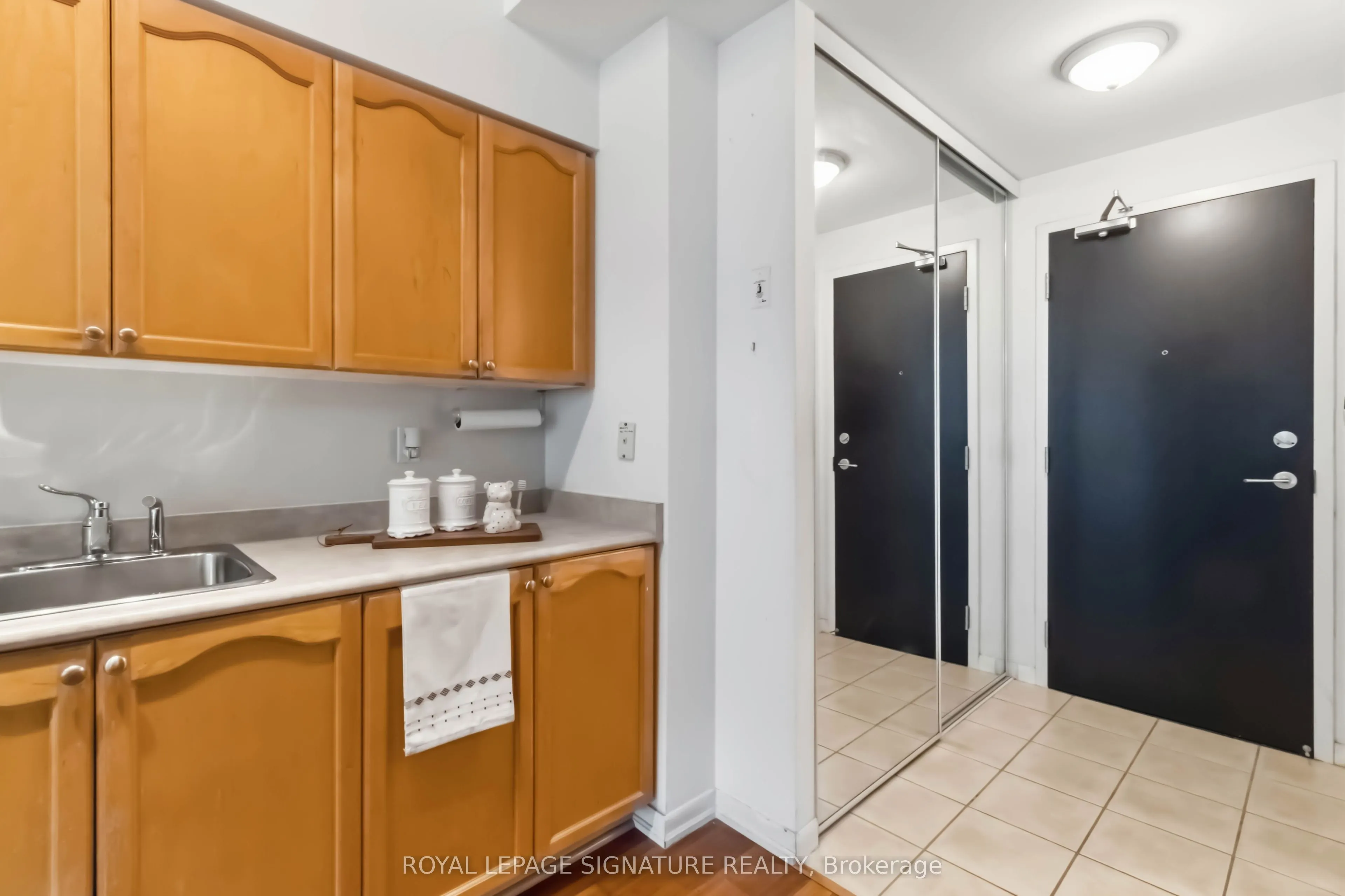 231 Fort York Boulevard #225