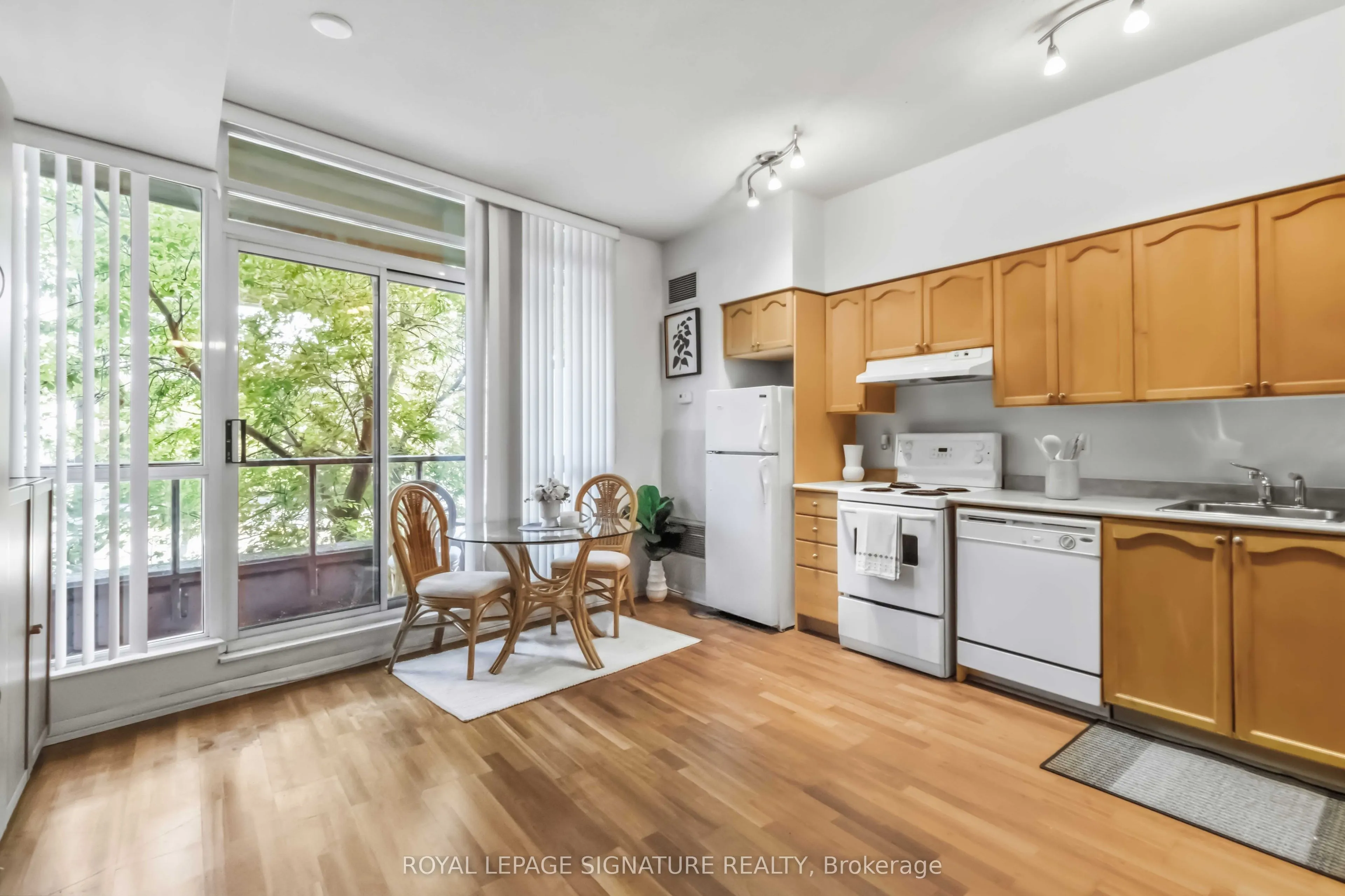 231 Fort York Boulevard #225