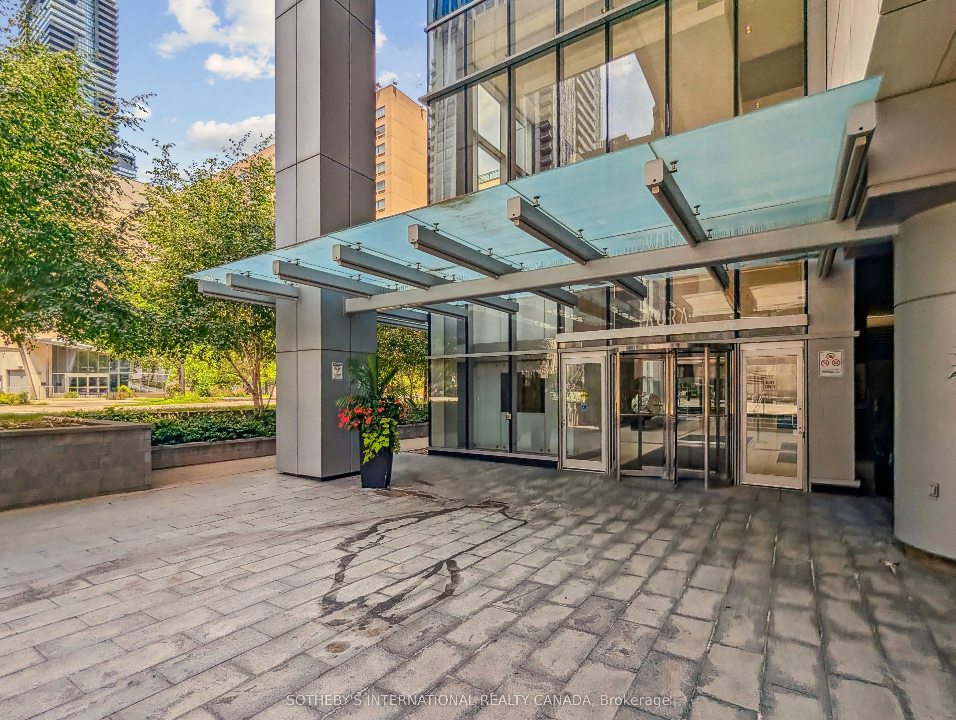 386 Yonge Street #602