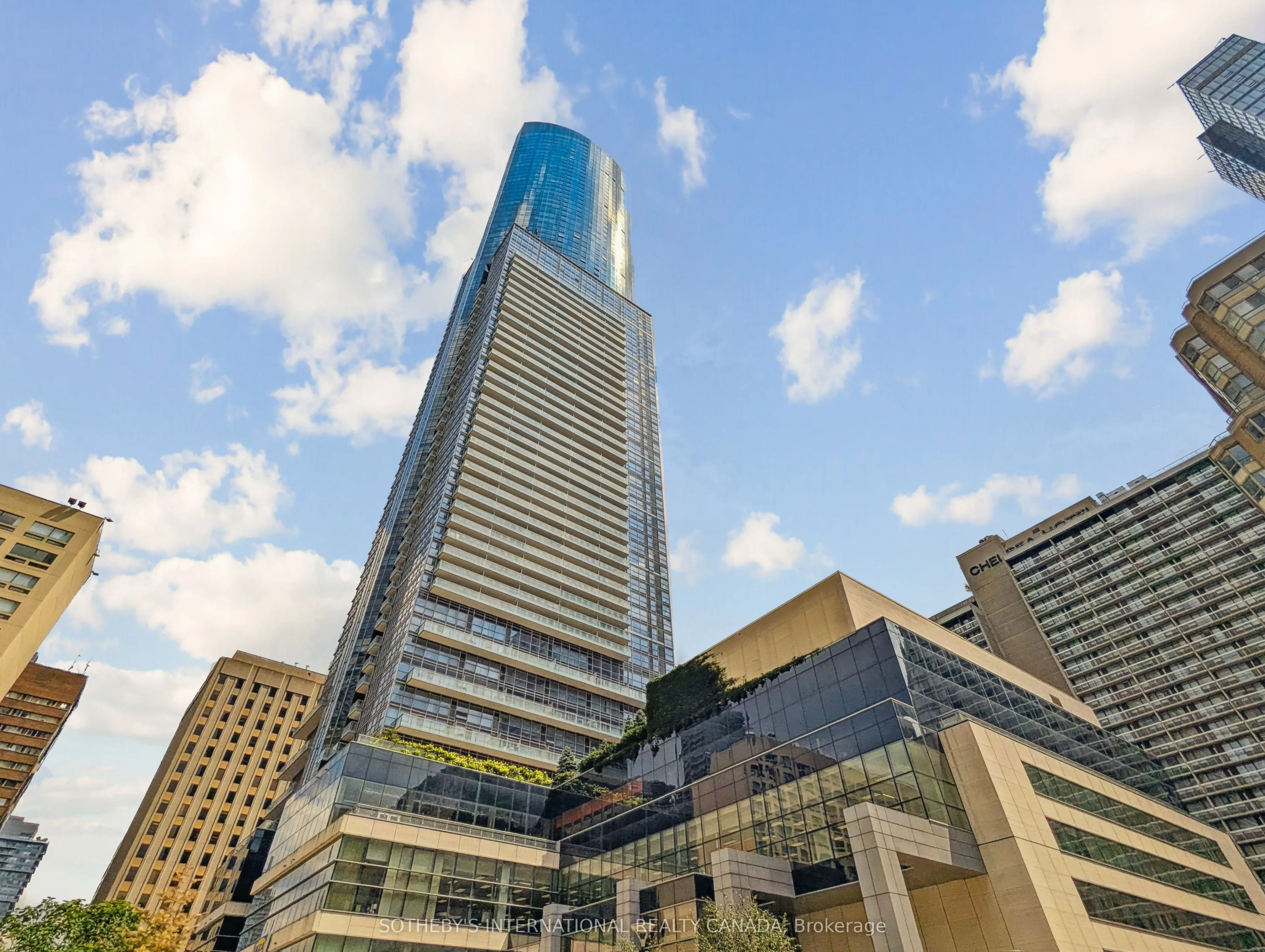 386 Yonge Street #602