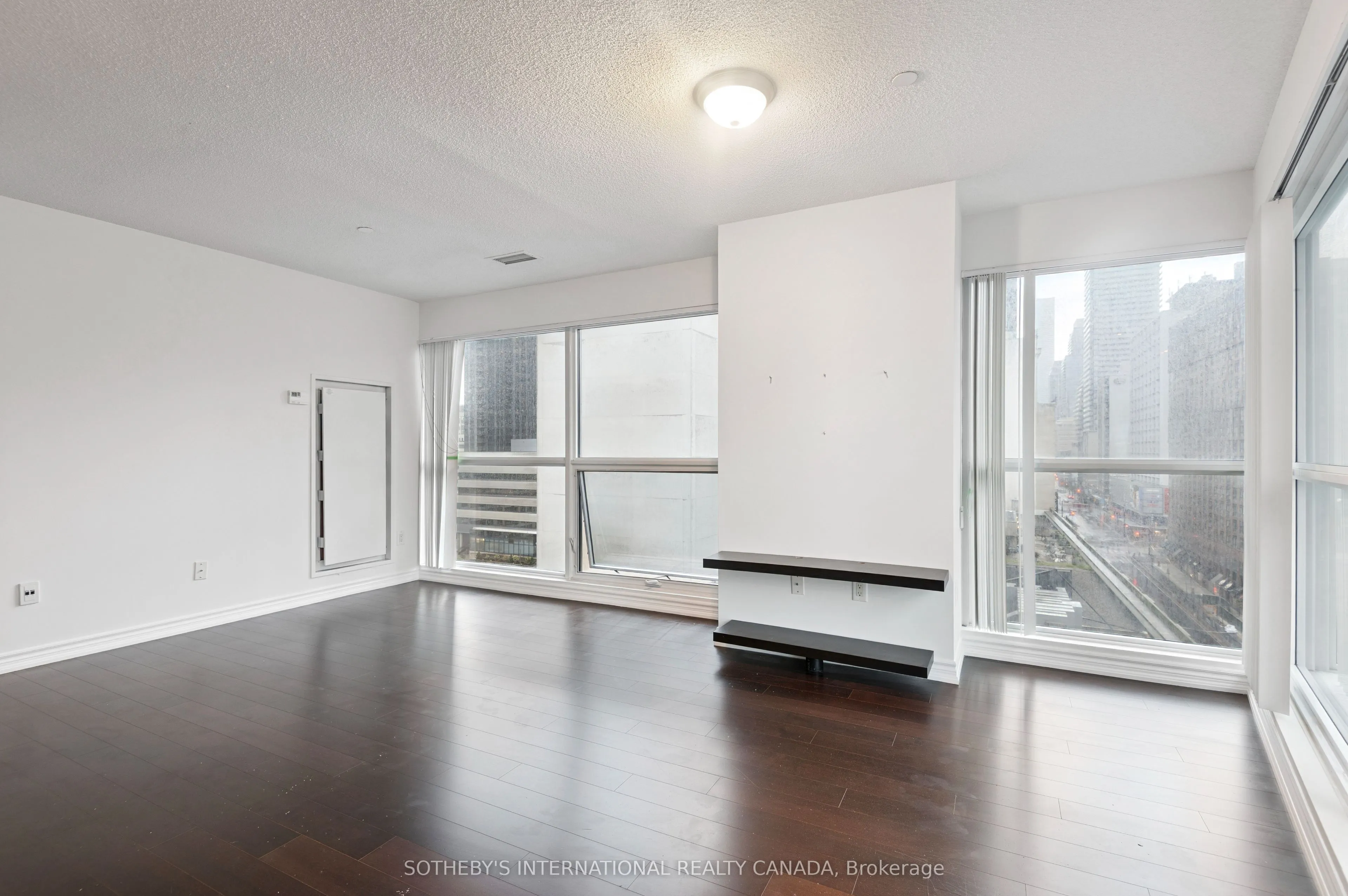 386 Yonge Street #602